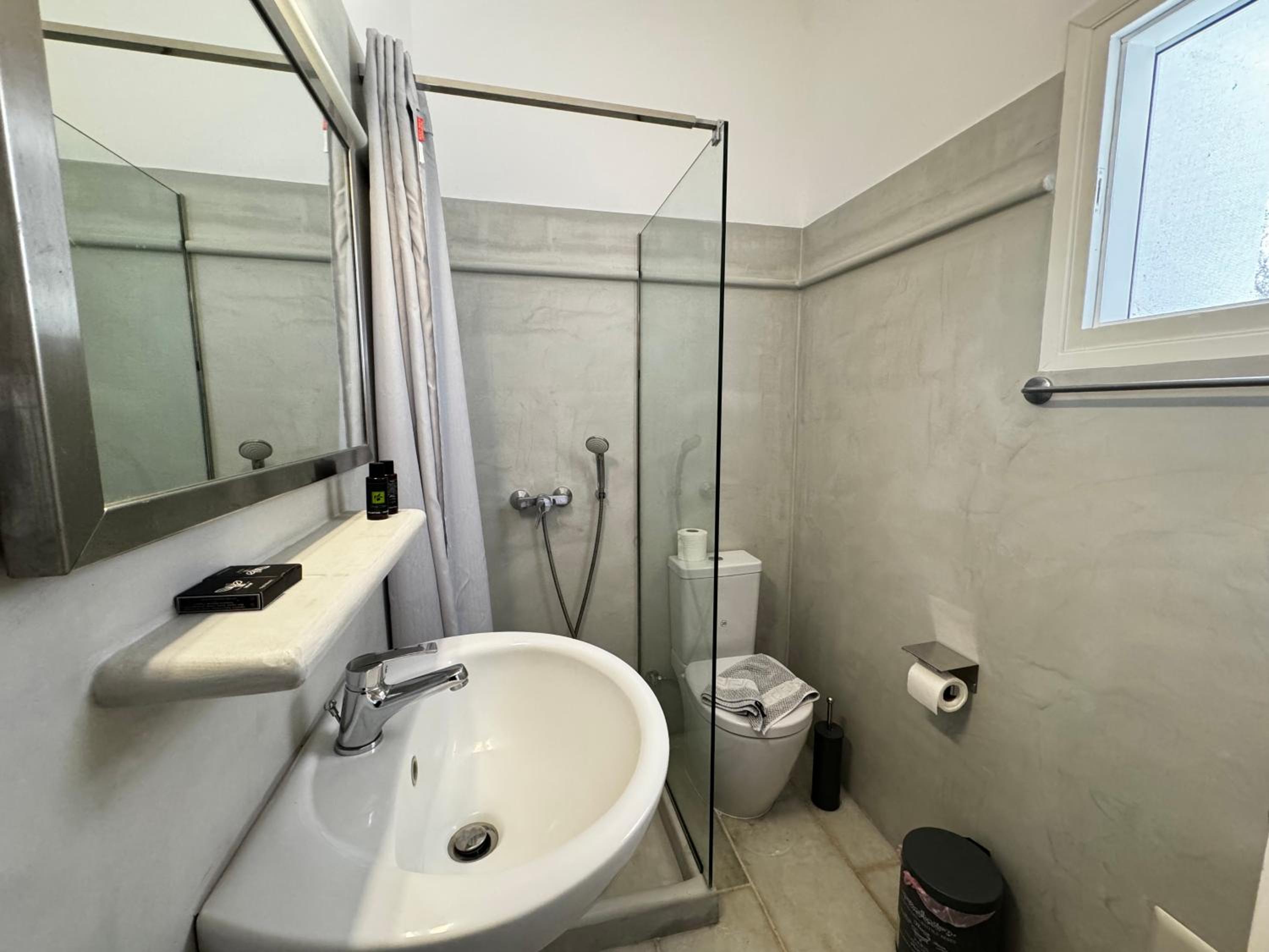 Double Room - Photo 5
