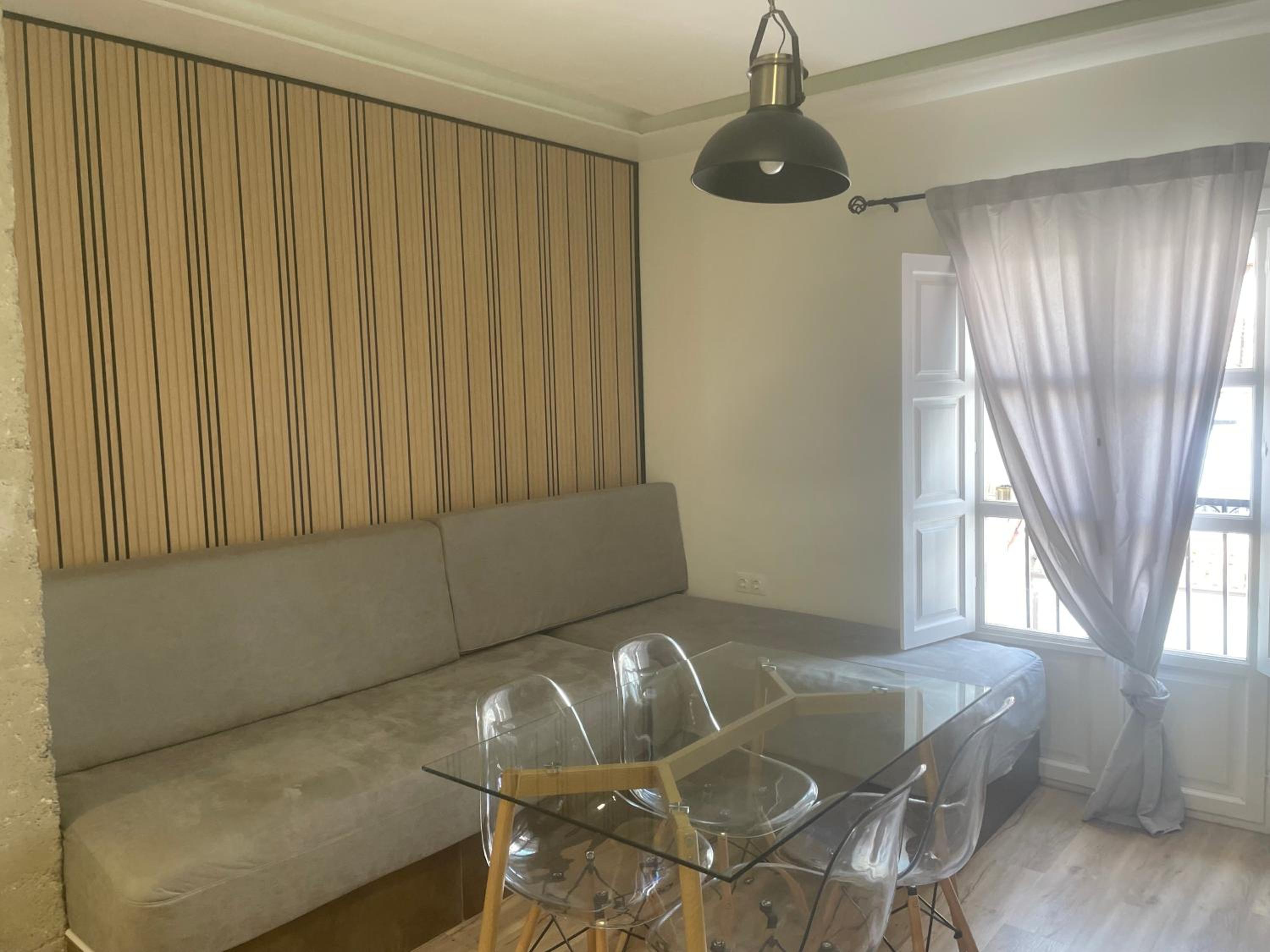 Apartamento con Balcón