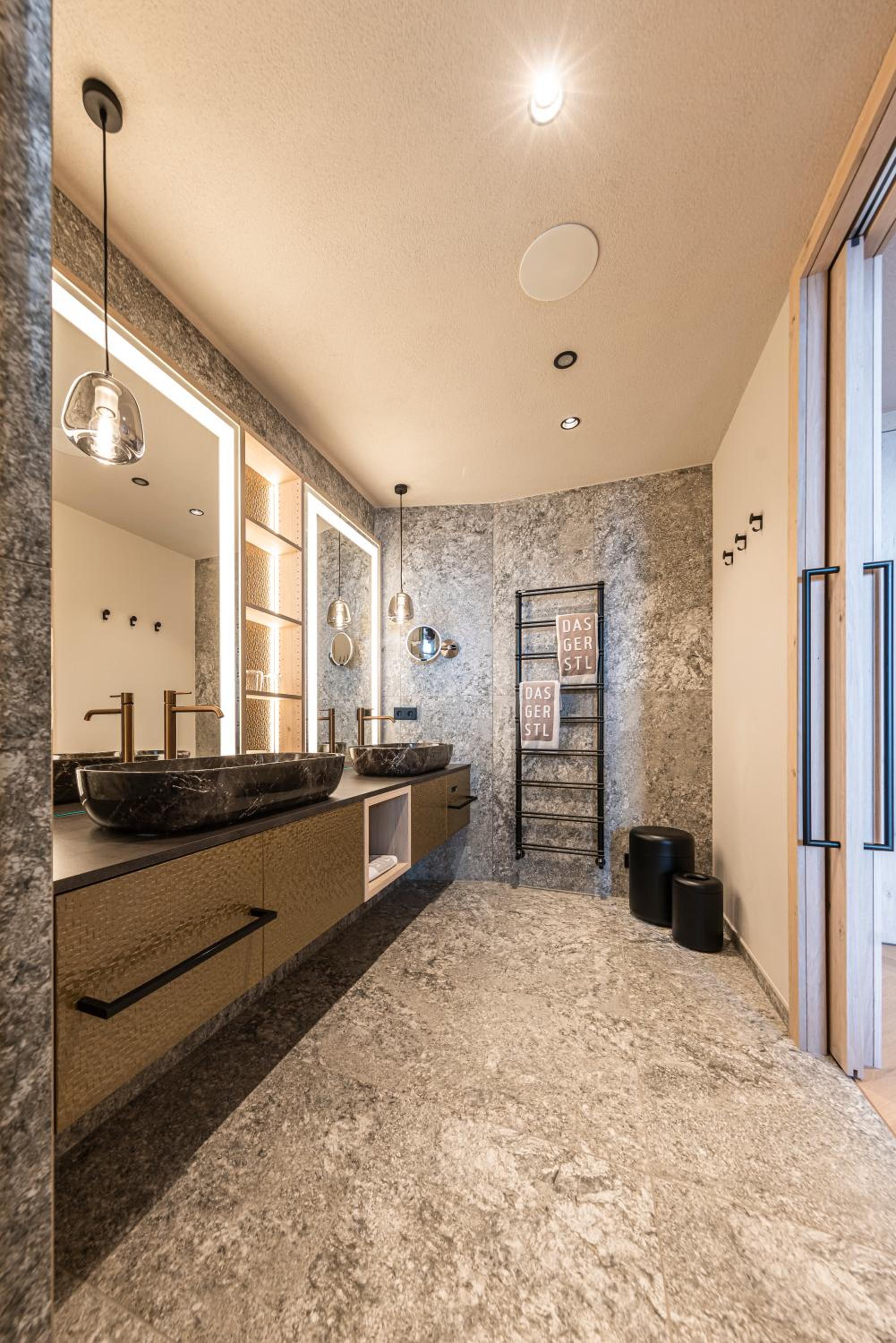 Suite with Terrace - Photo 8