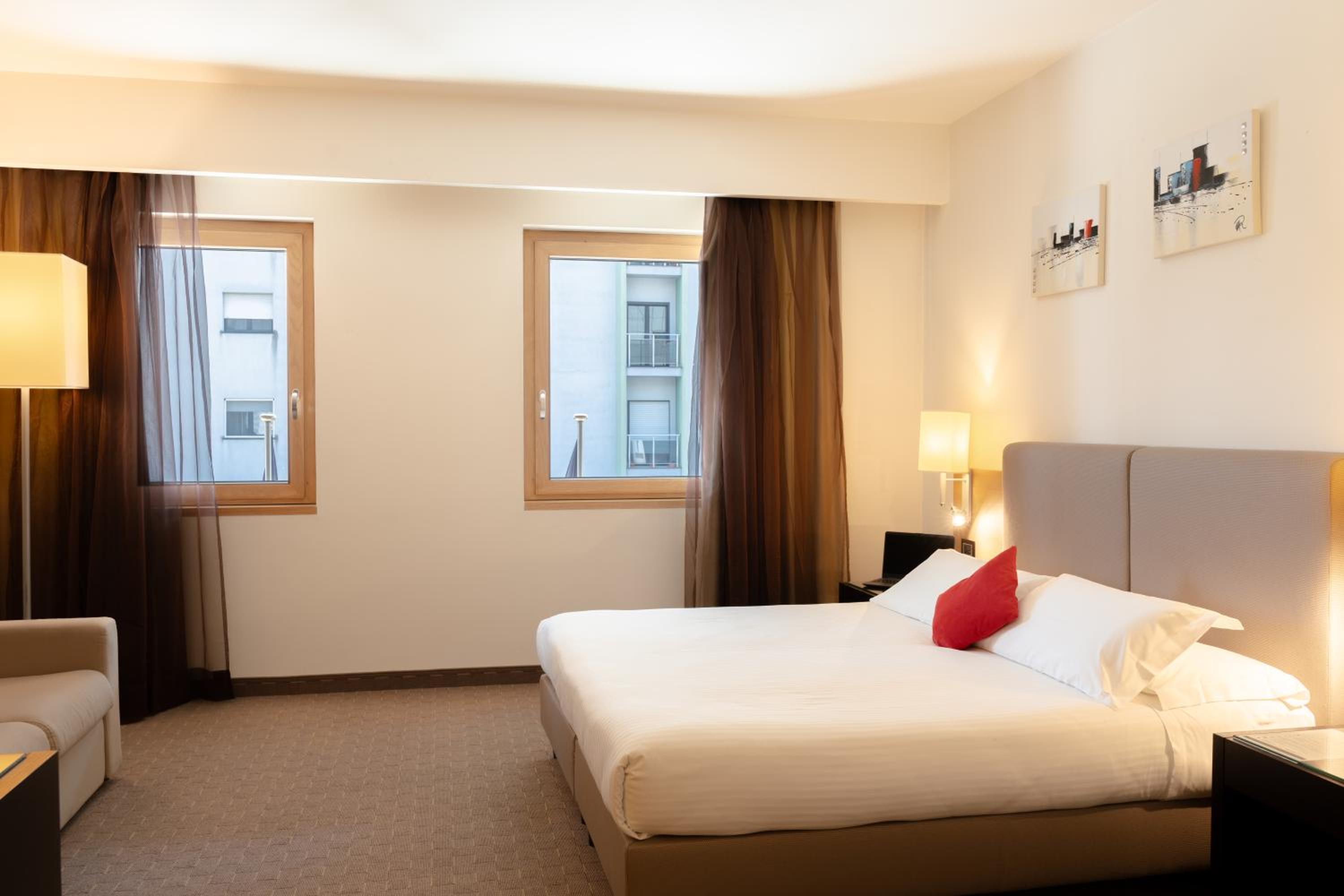 Deluxe Double Room with Extra Bed photo 2