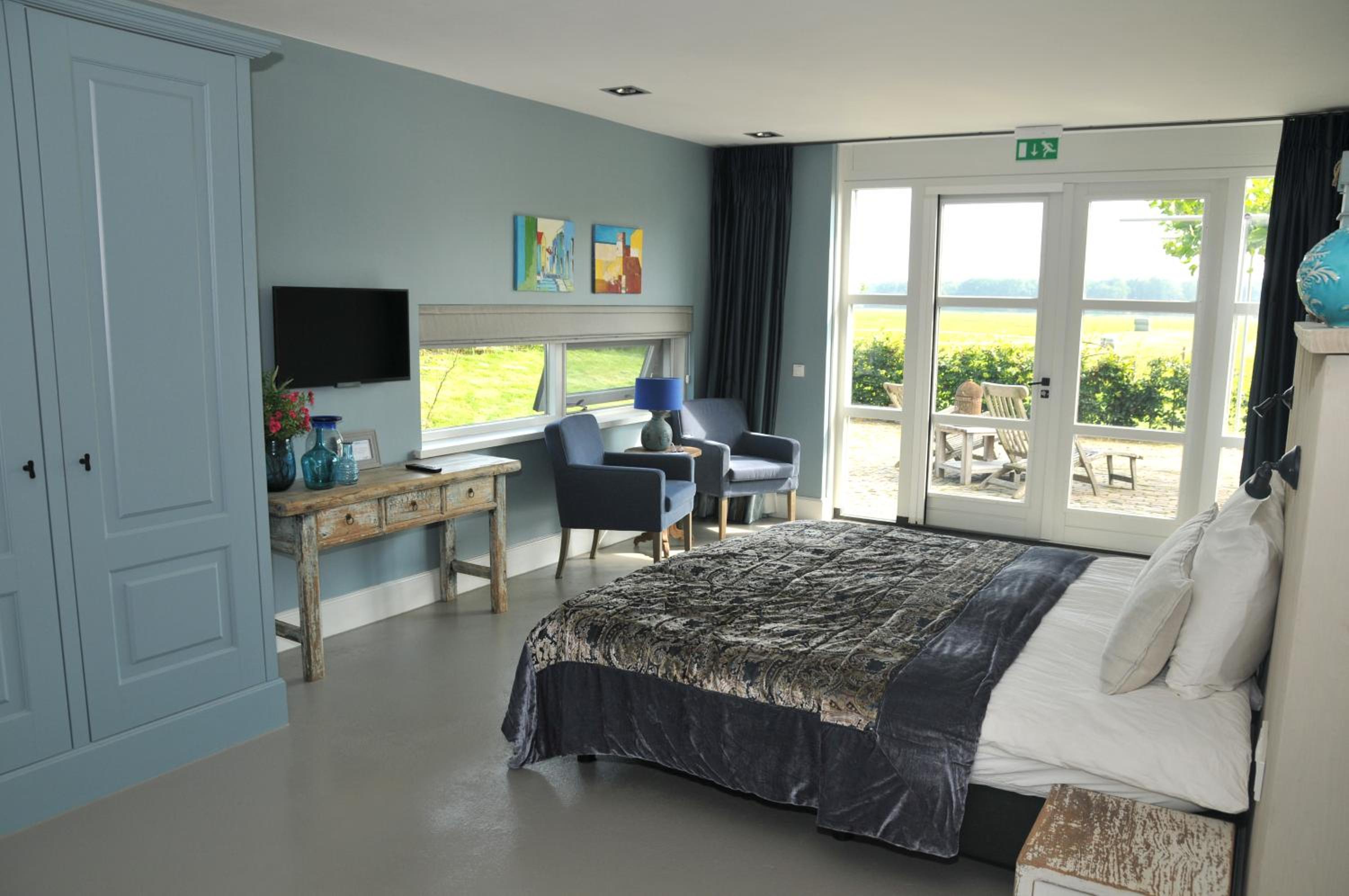 Deluxe Twin Room photo 3