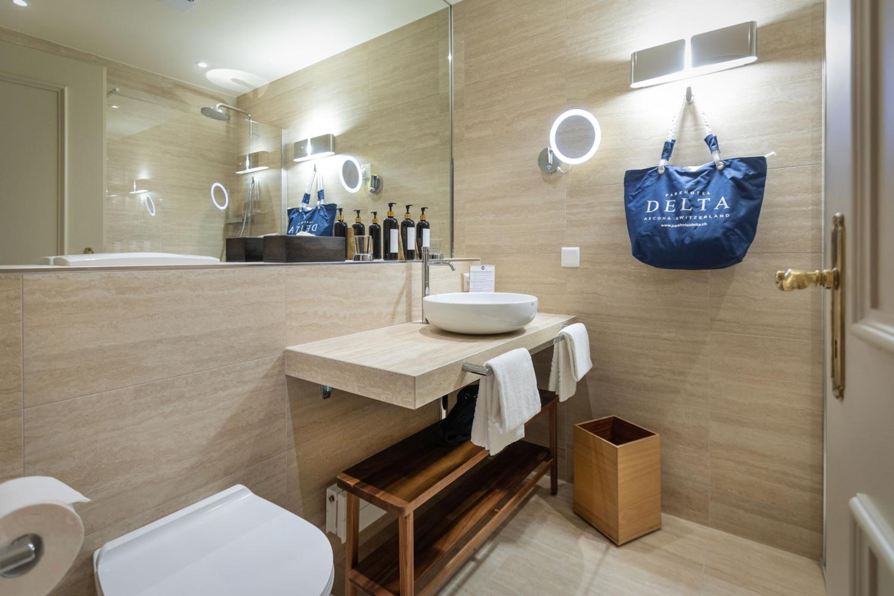 Standard Double Room with Spa Access - Photo 13