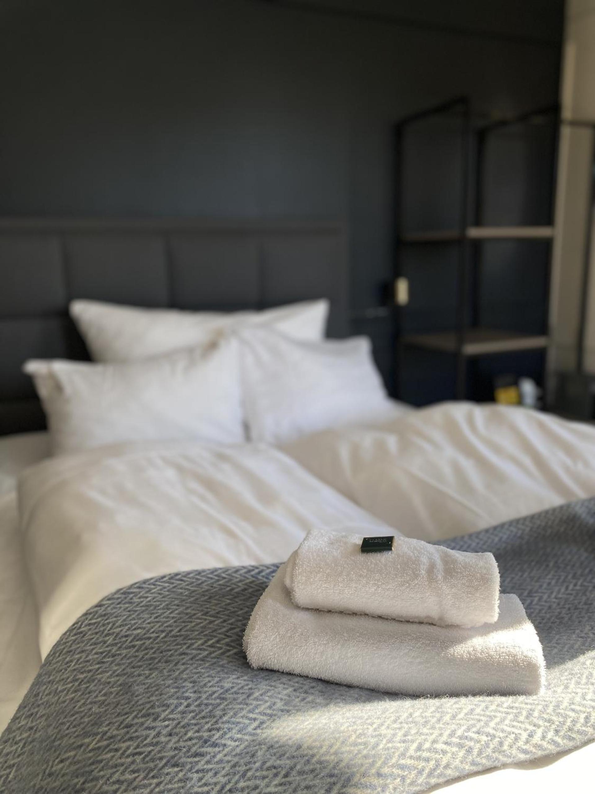 Twin Room - Photo 3