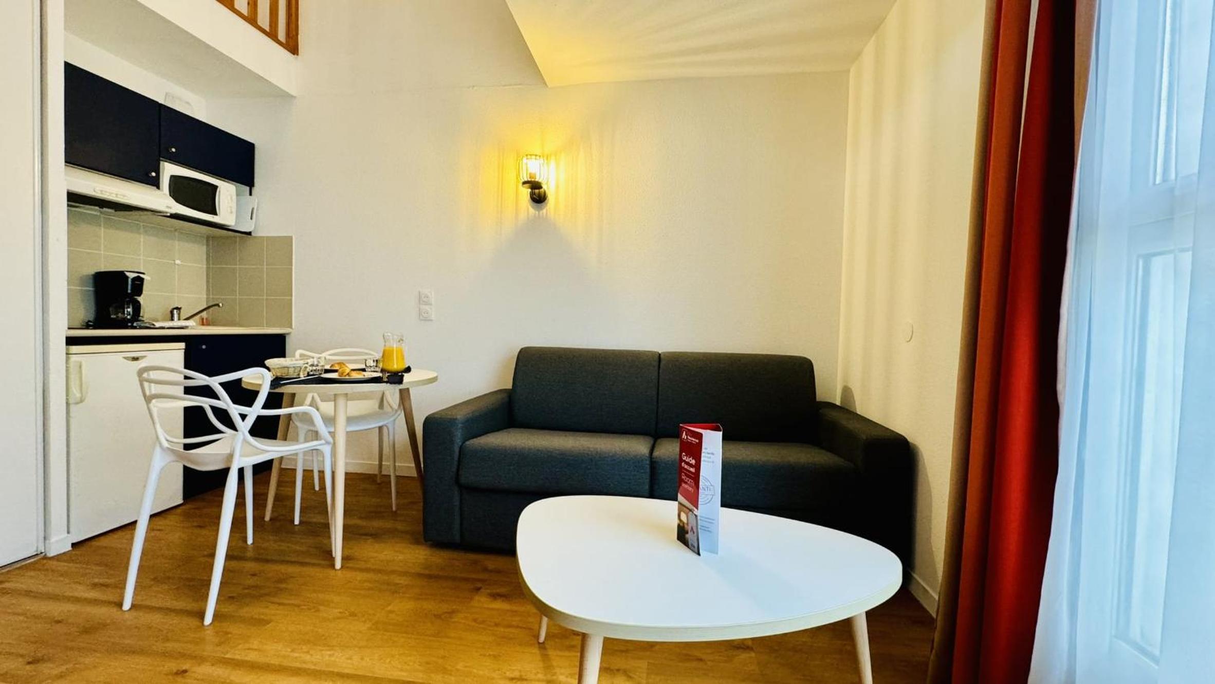 Duplex Apartment - Photo 3