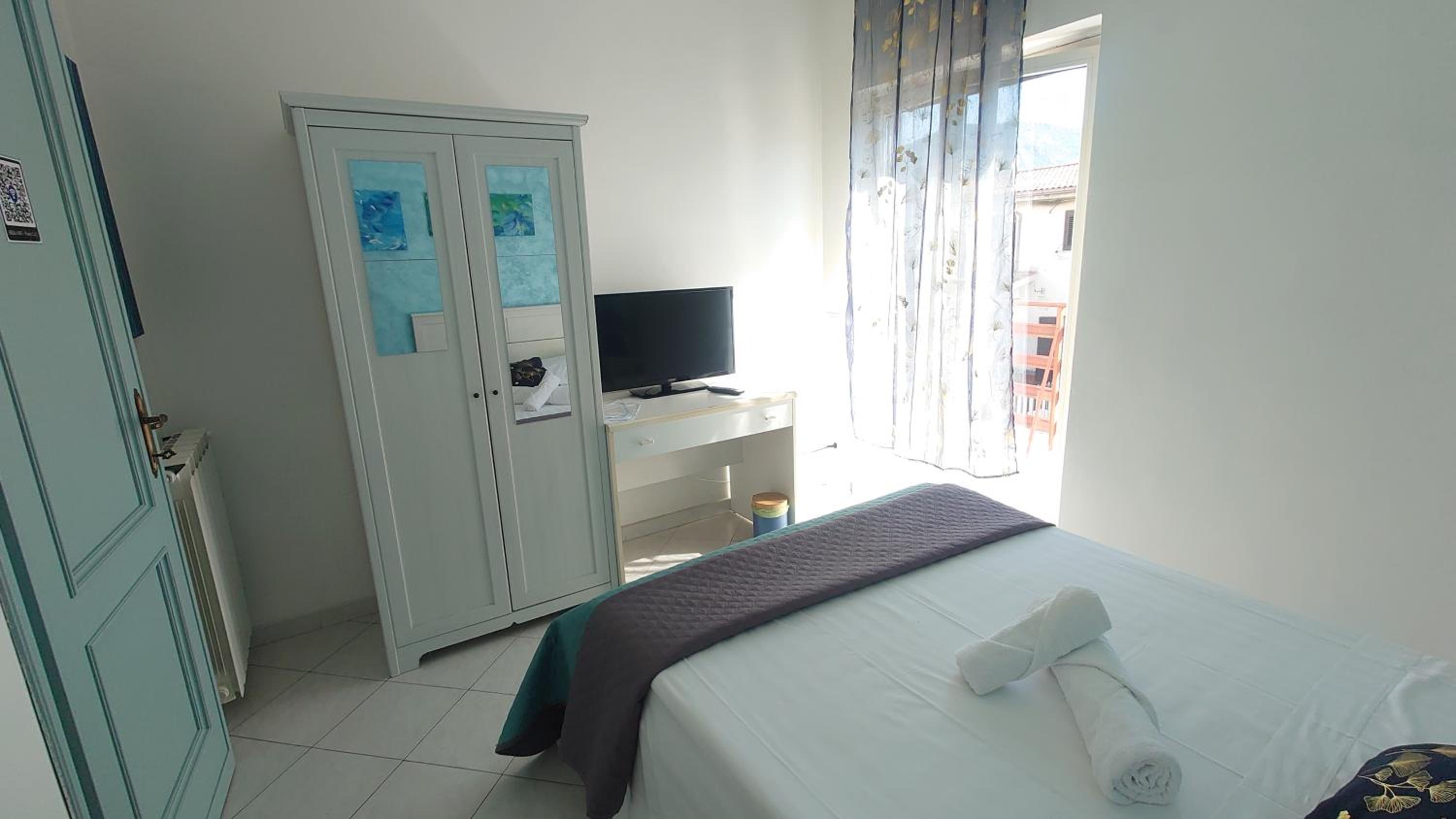 Double Room With Private External Bathroom