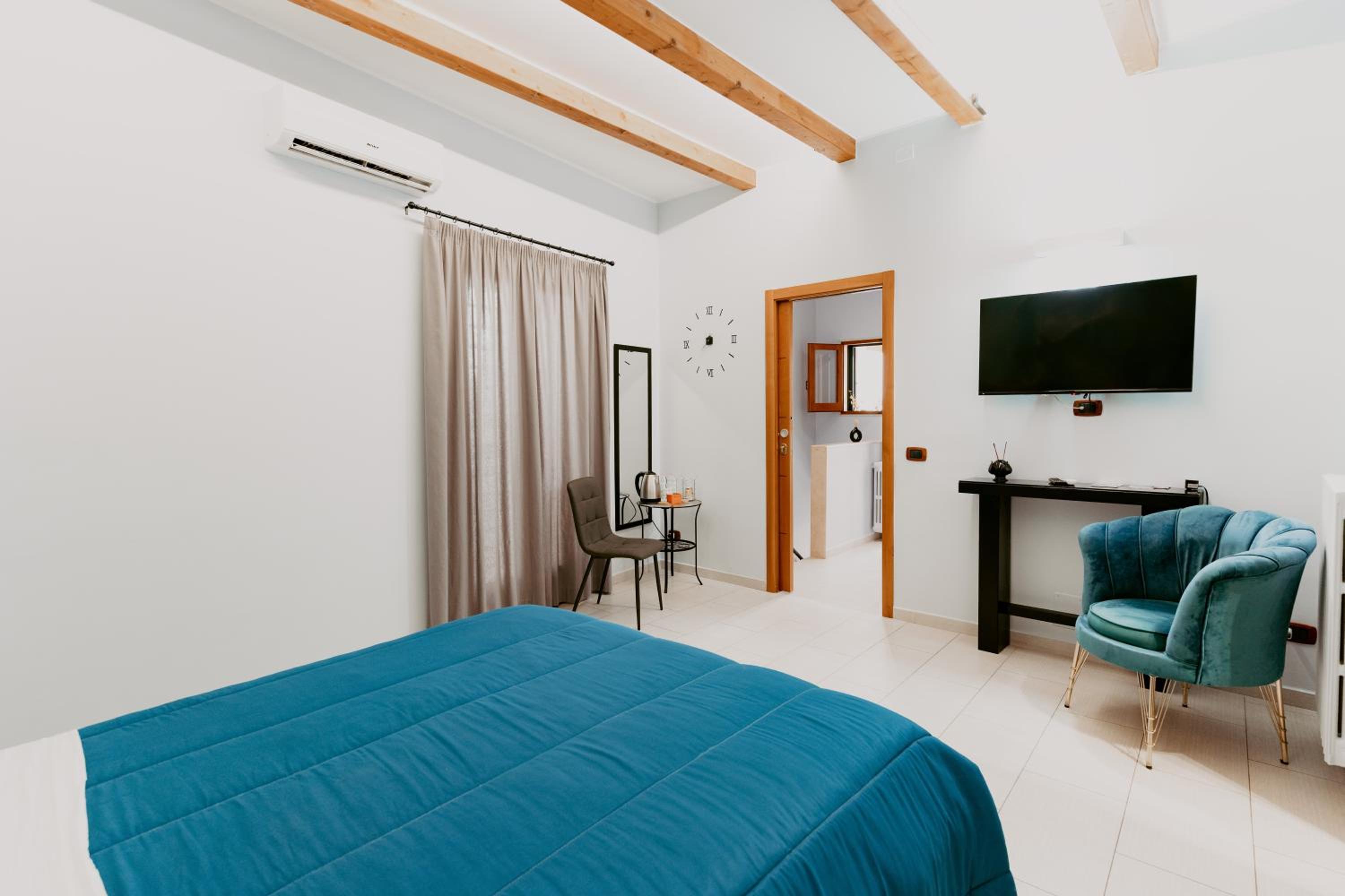 Deluxe Double Room with Extra Bed photo 1