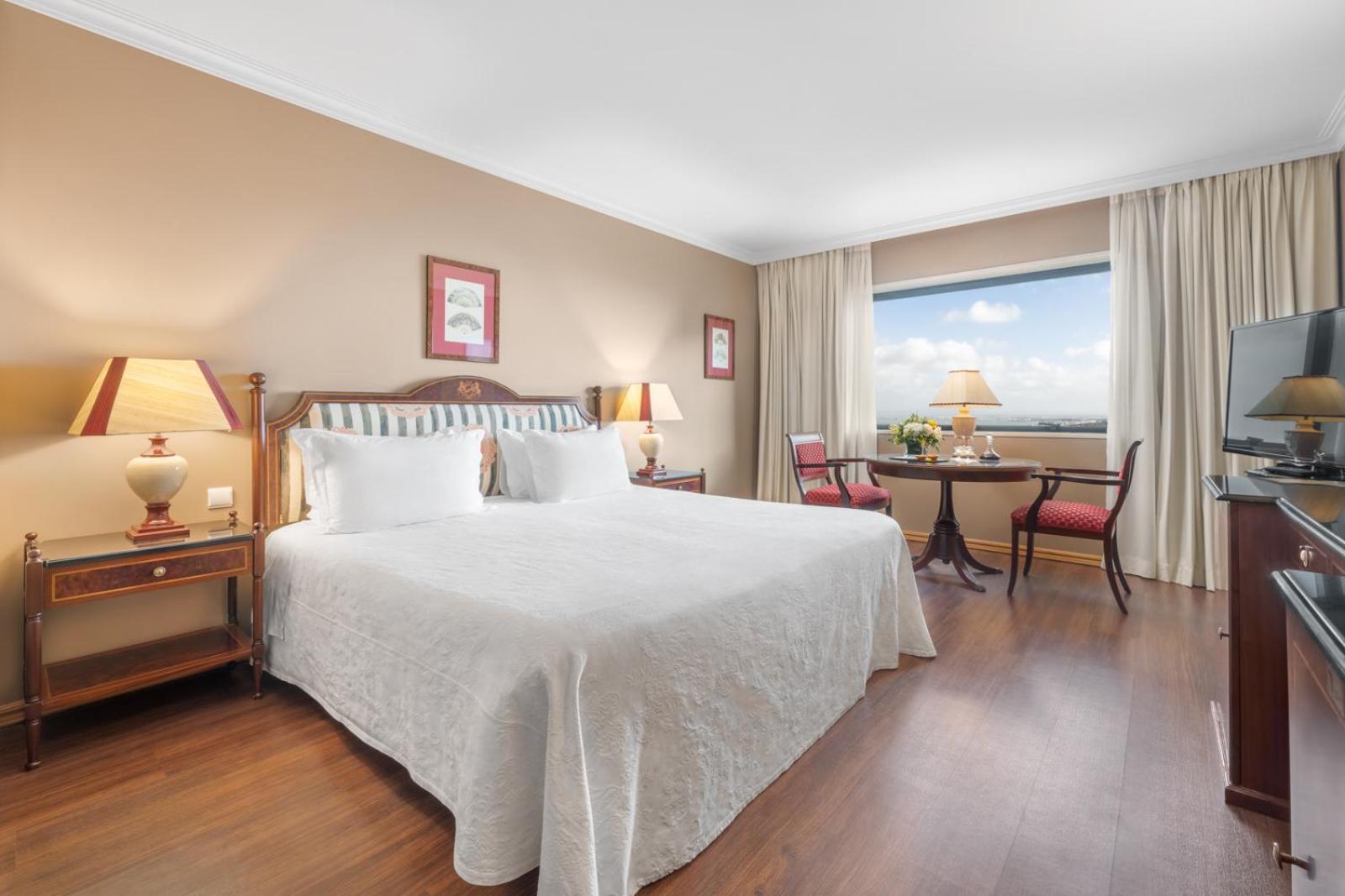 Superior Double Or Twin Room With River View - Photo 1