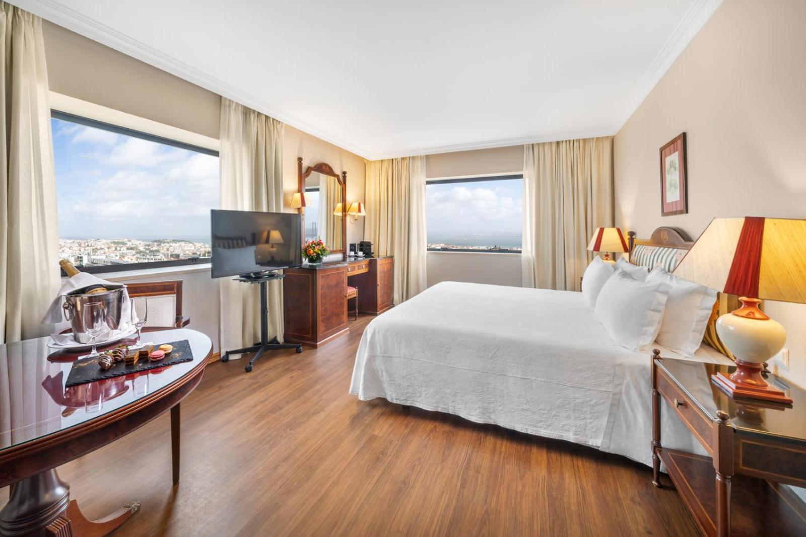 Superior Double Or Twin Room With River View - Photo 2