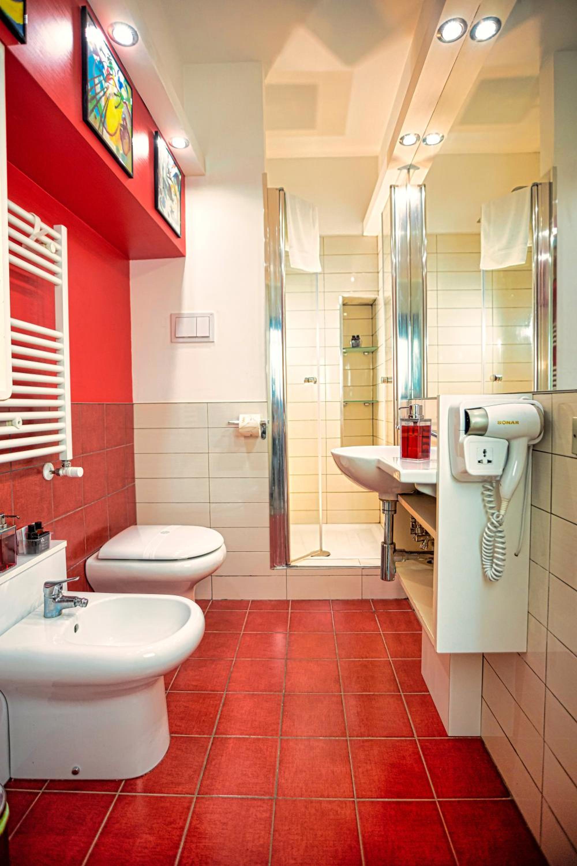 Double Room - Photo 4