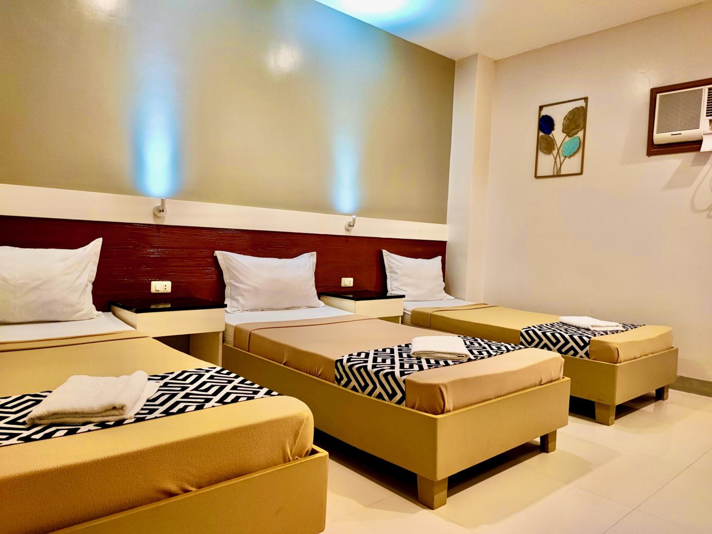 Deluxe Triple Room photo 2