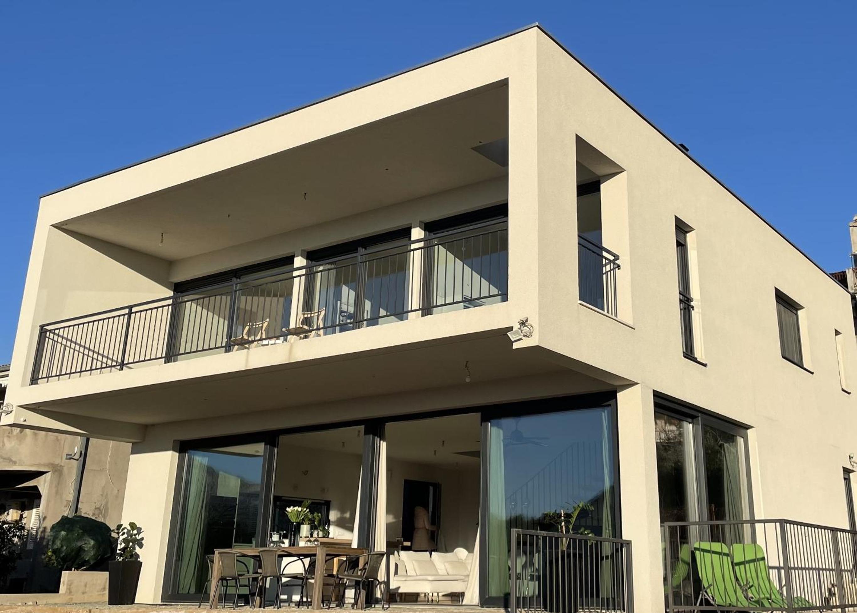 Three-Bedroom Villa photo 3