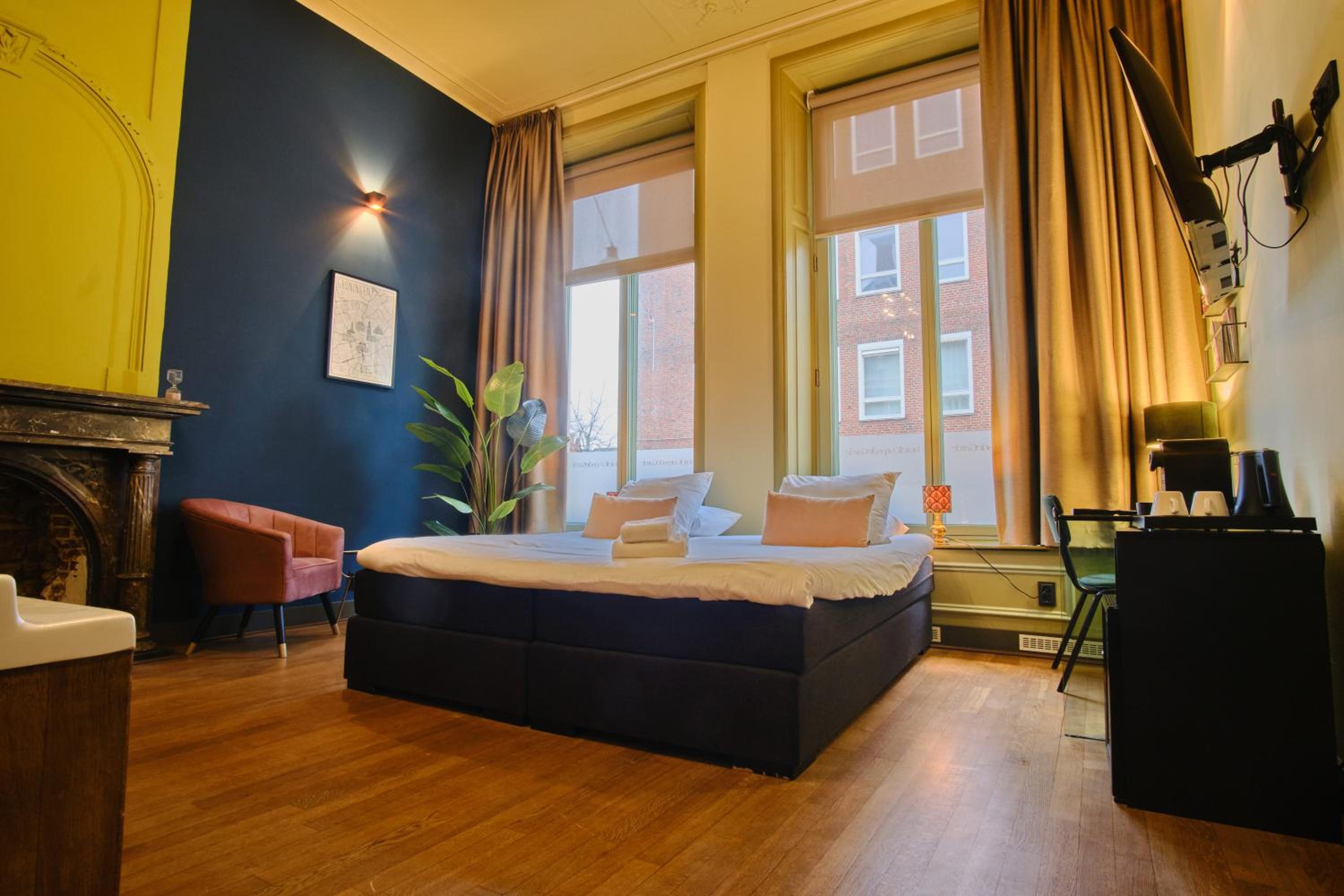 Deluxe Double Room with Bath photo 1