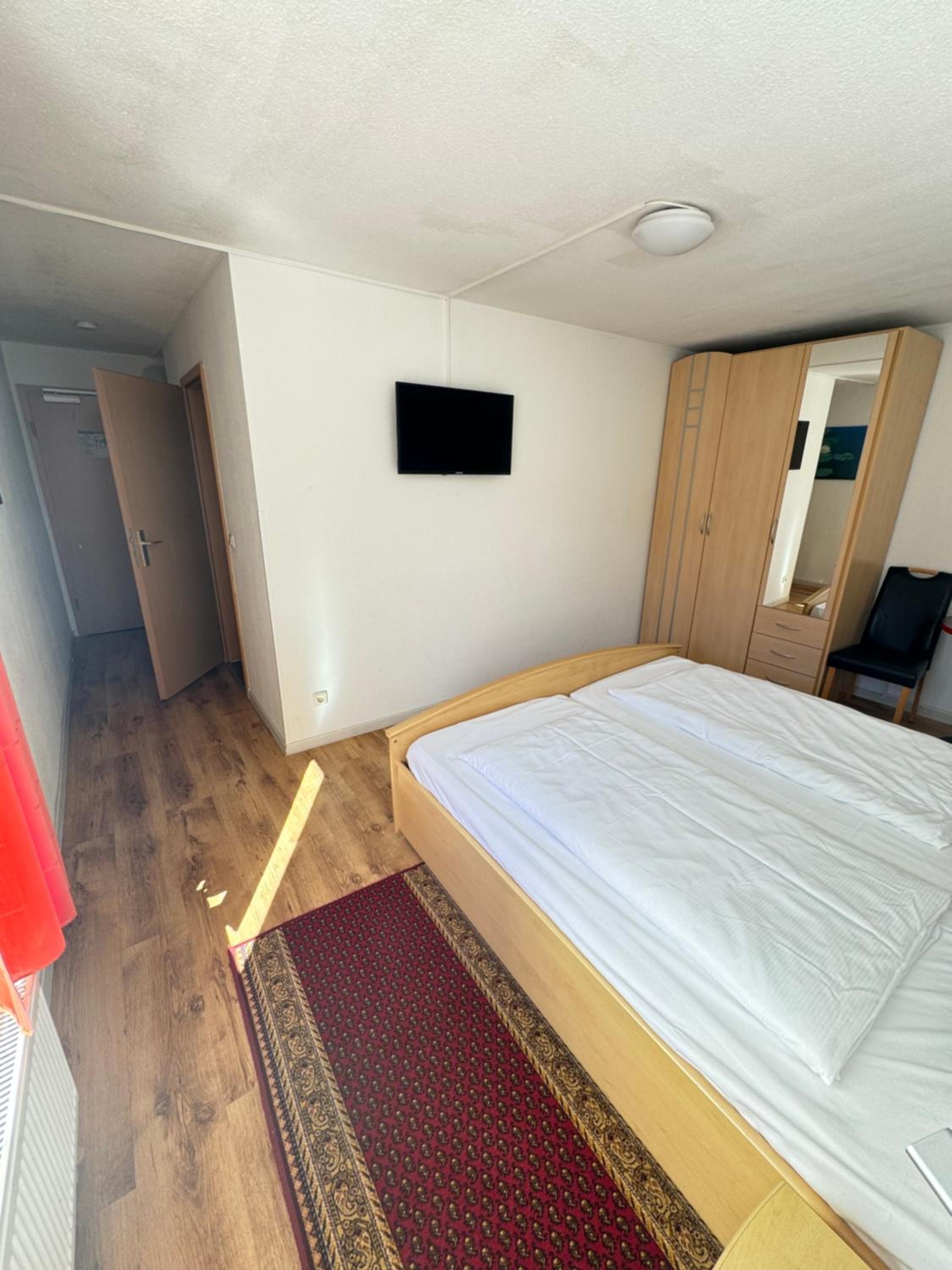 Economy Double Room - Photo 2