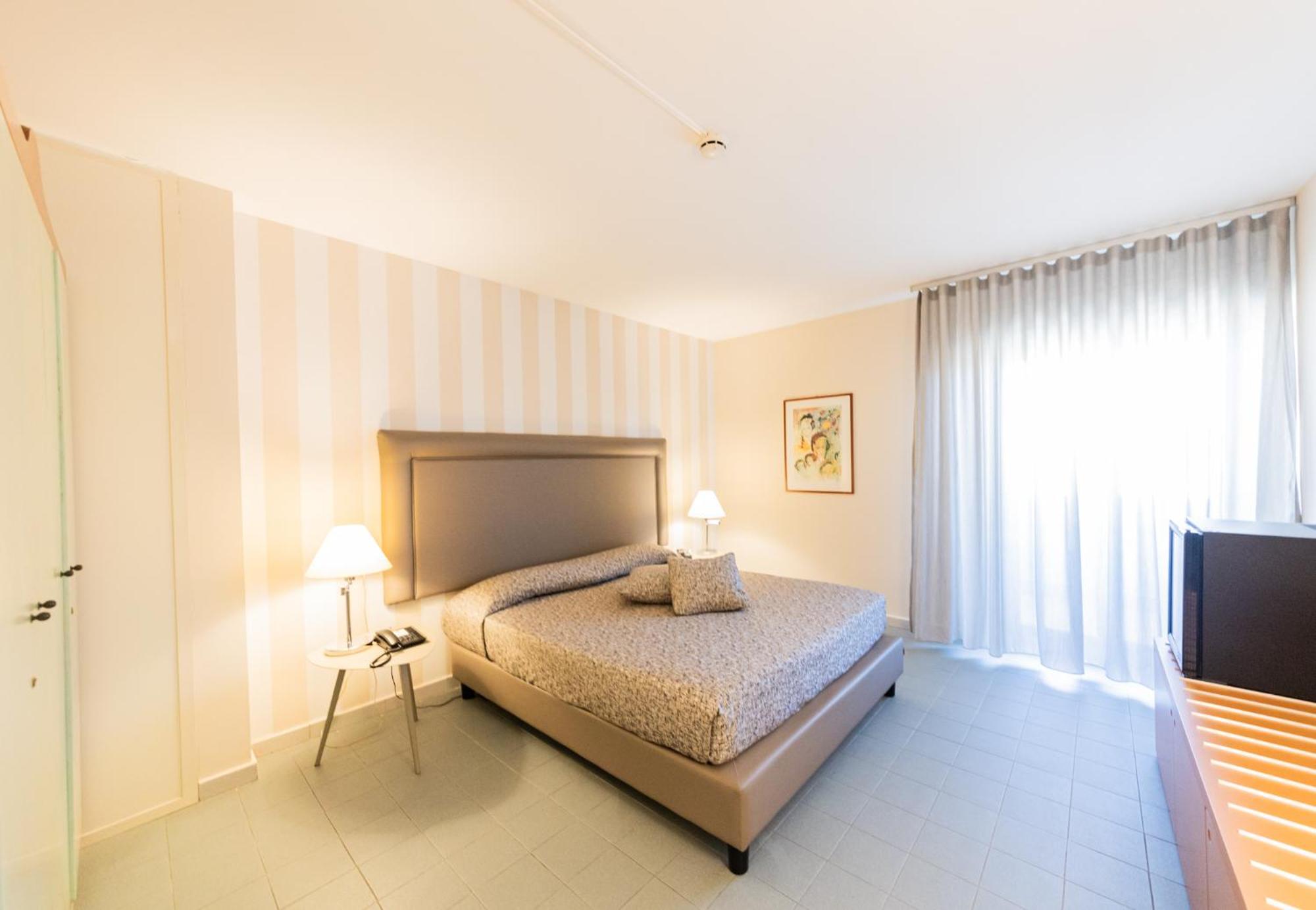Double Room - Photo 23