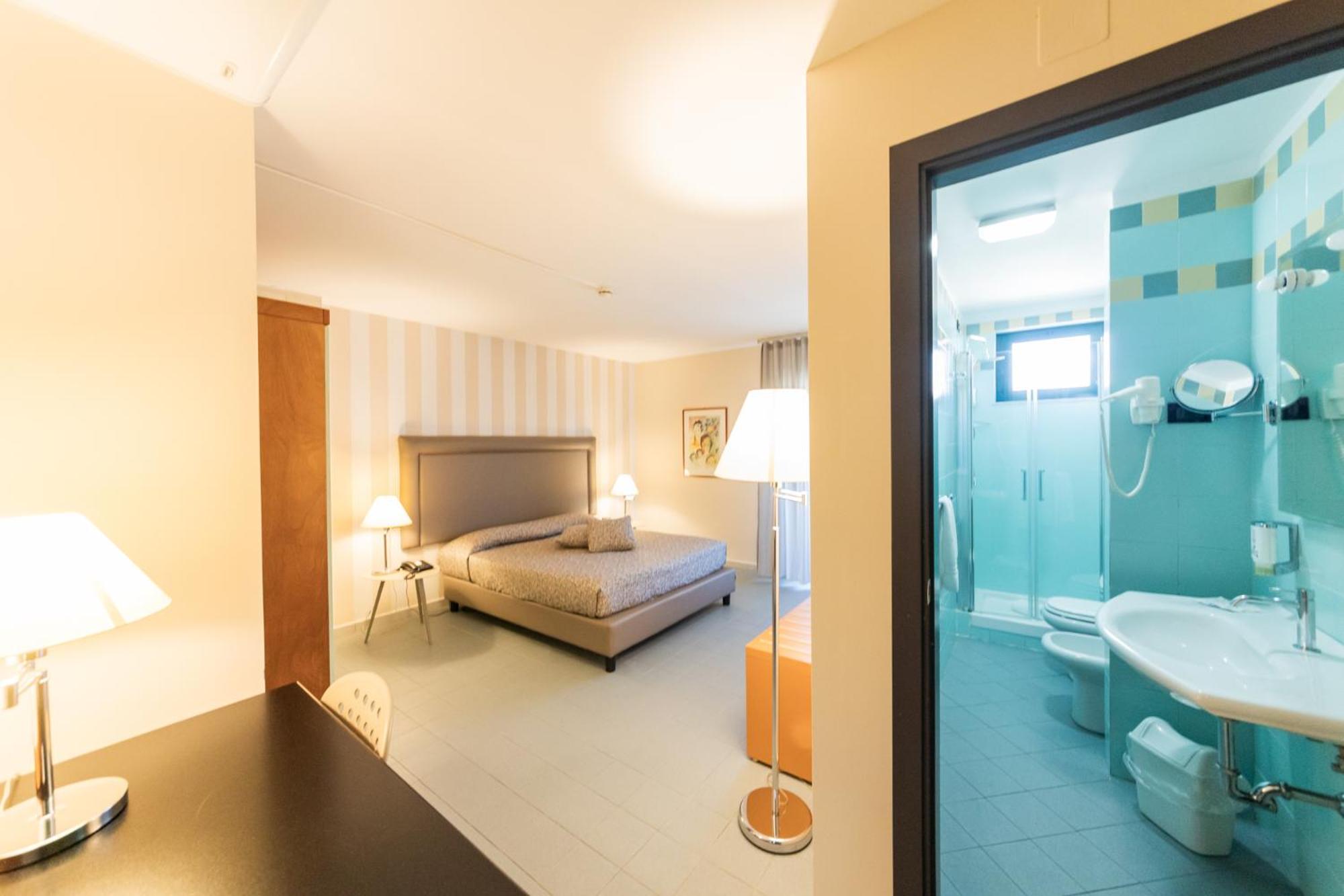 Double Room - Photo 24