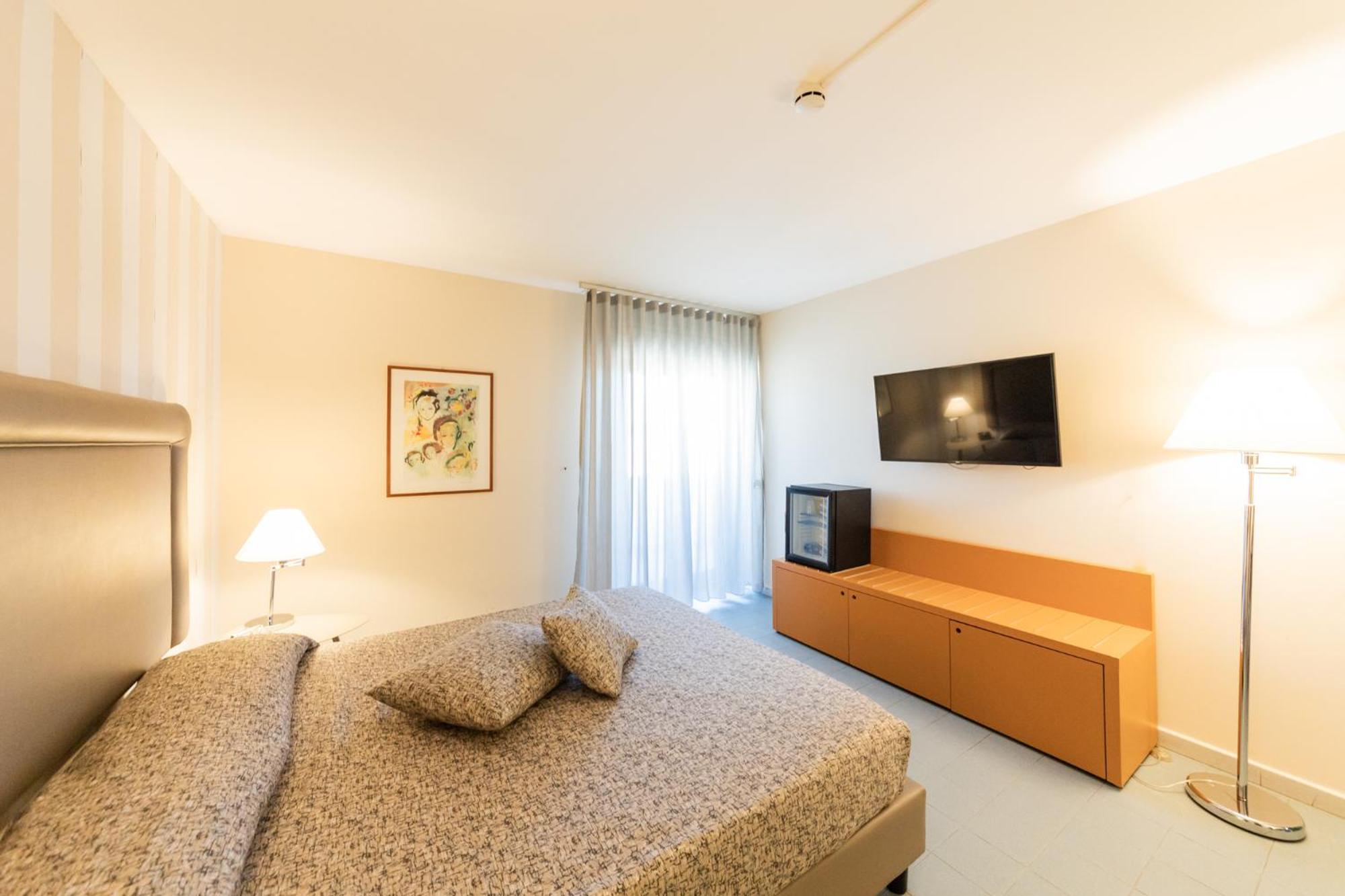 Double Room - Photo 25