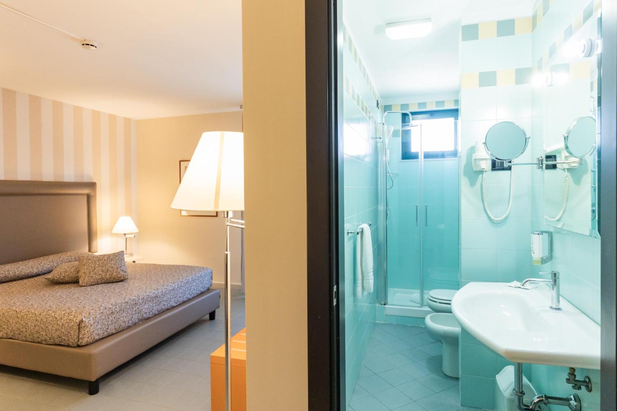 Double Room - Photo 2
