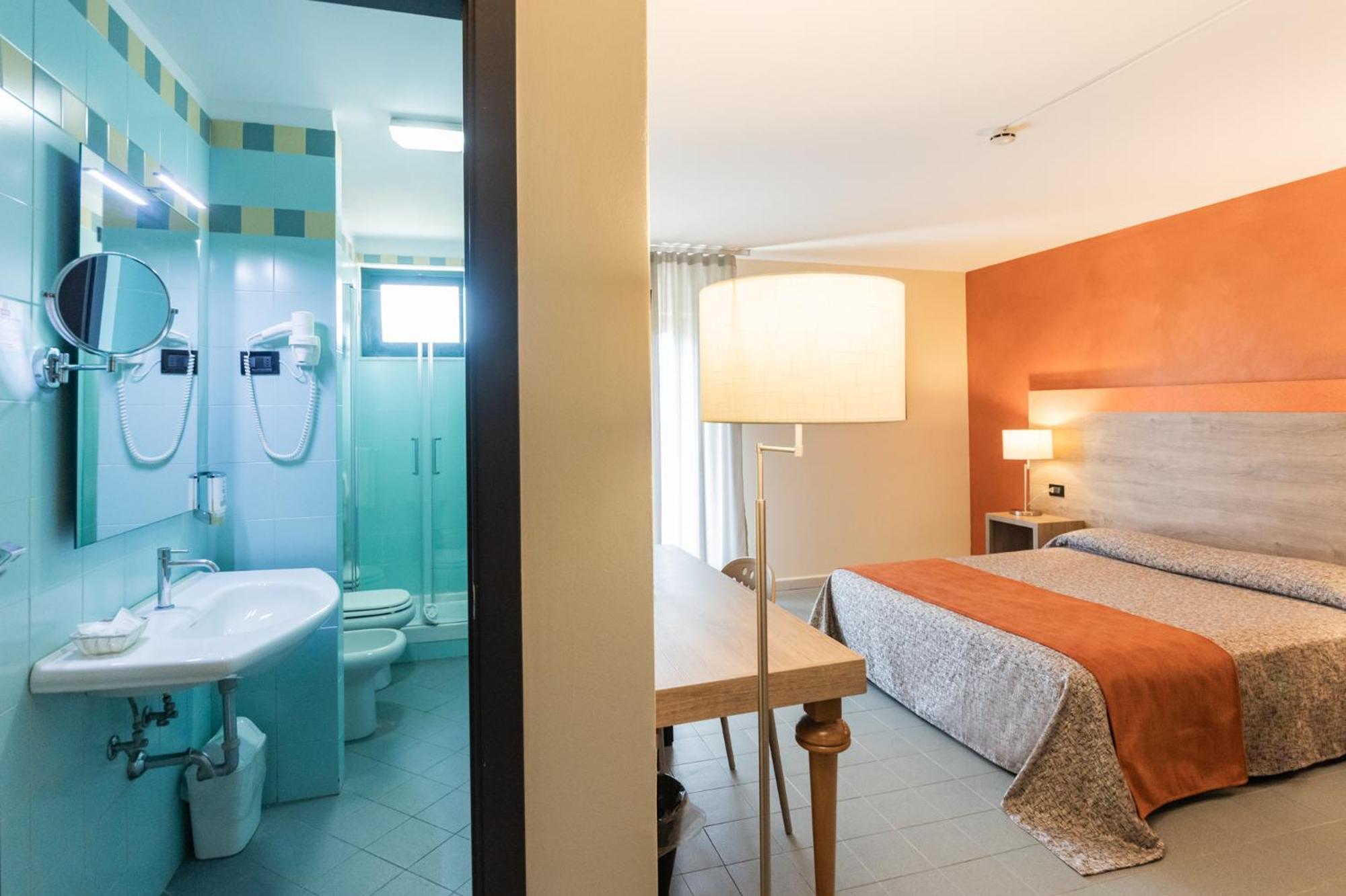 Double Room - Photo 3