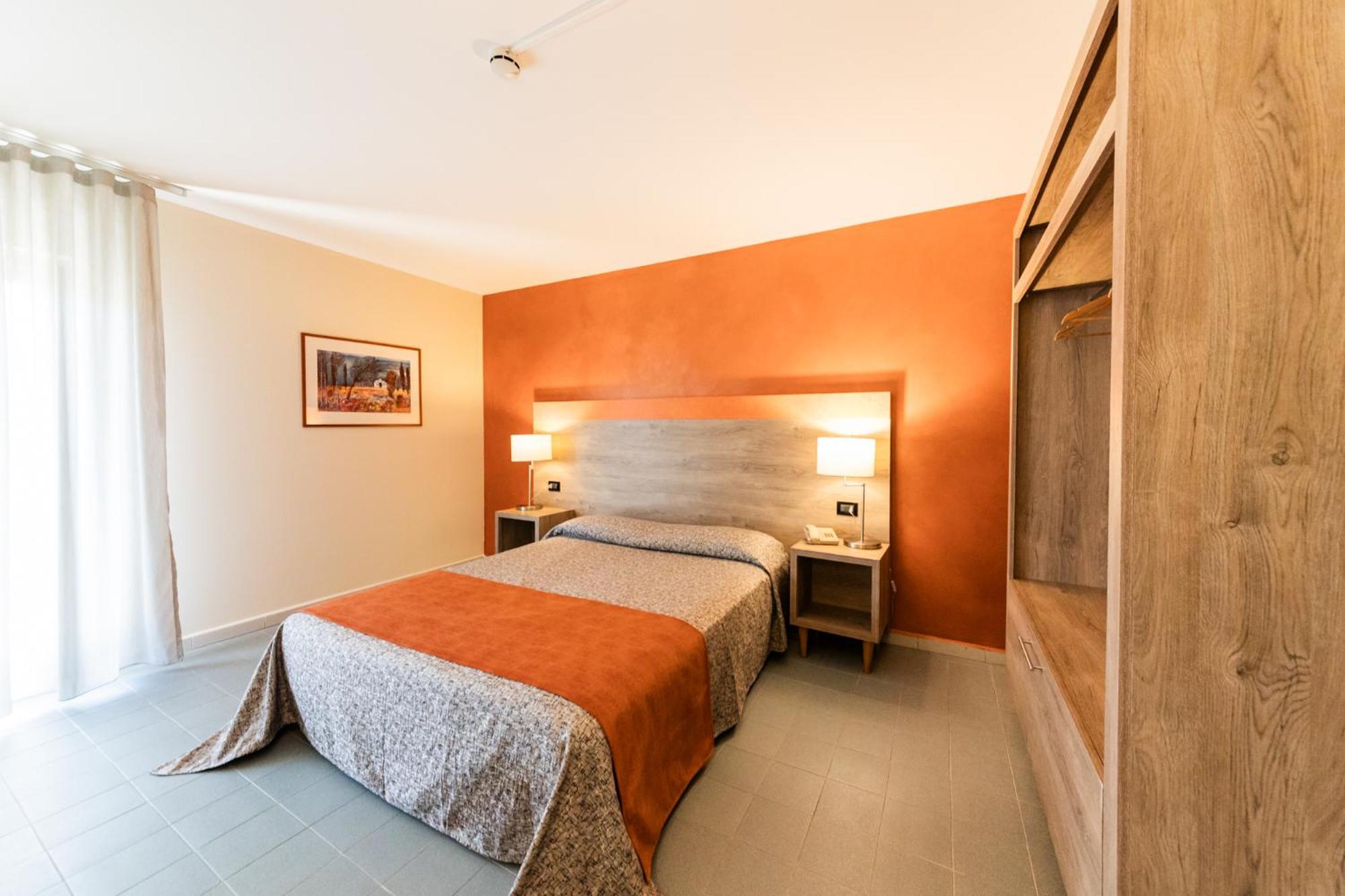 Double Room - Photo 4