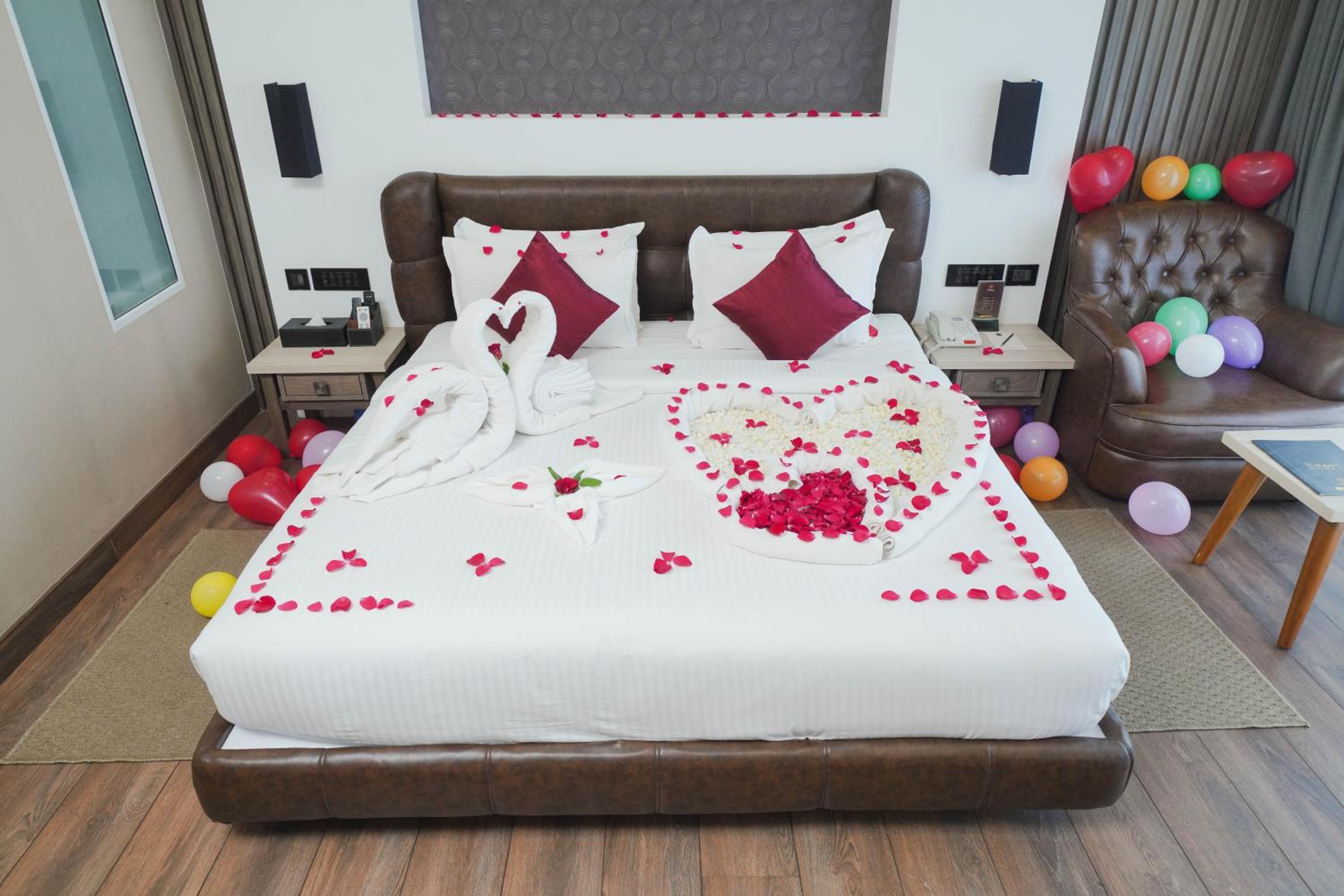 Superior King Room with 15% off on session of 60 mins Spa