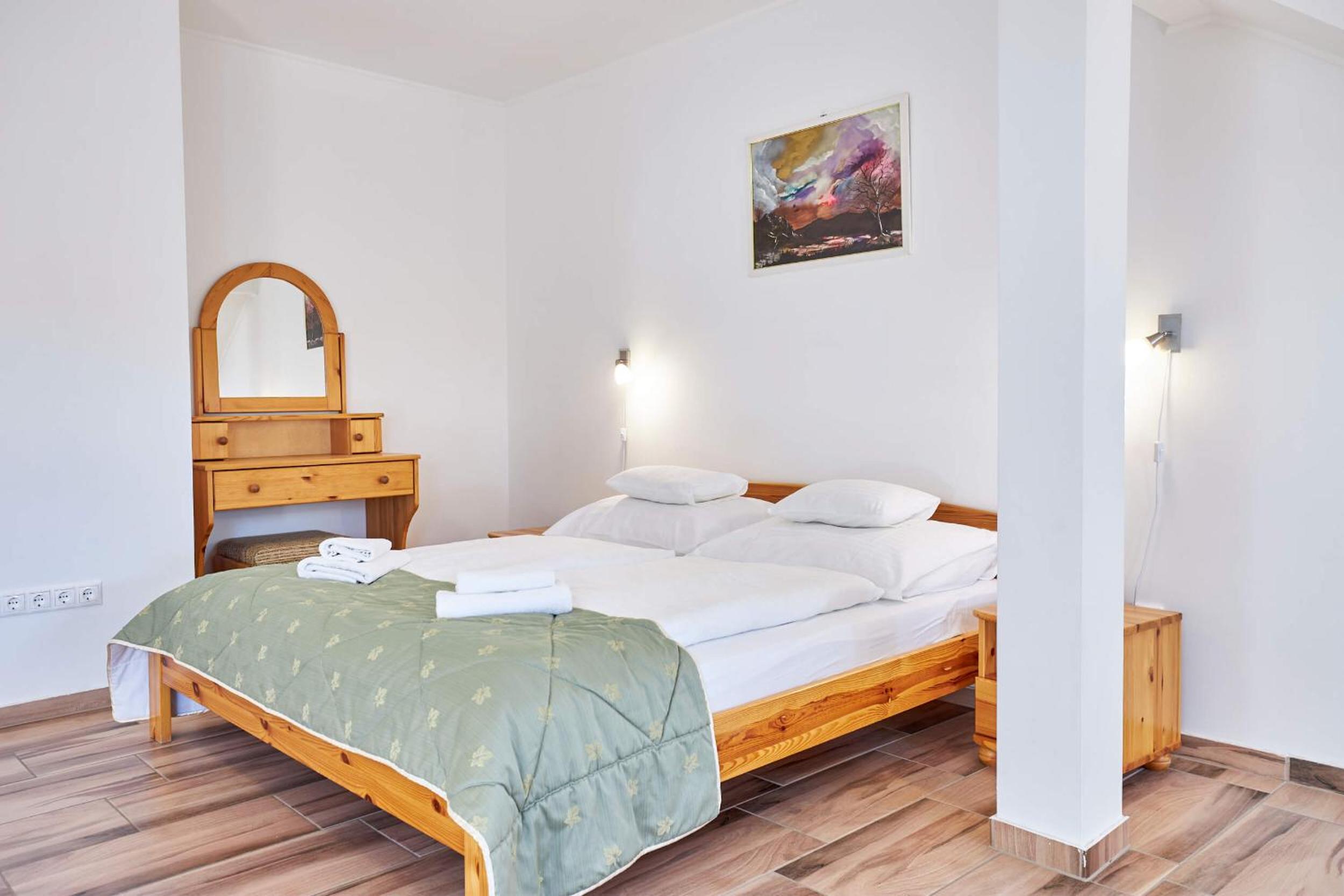 Quadruple Room with Private Bathroom photo 1