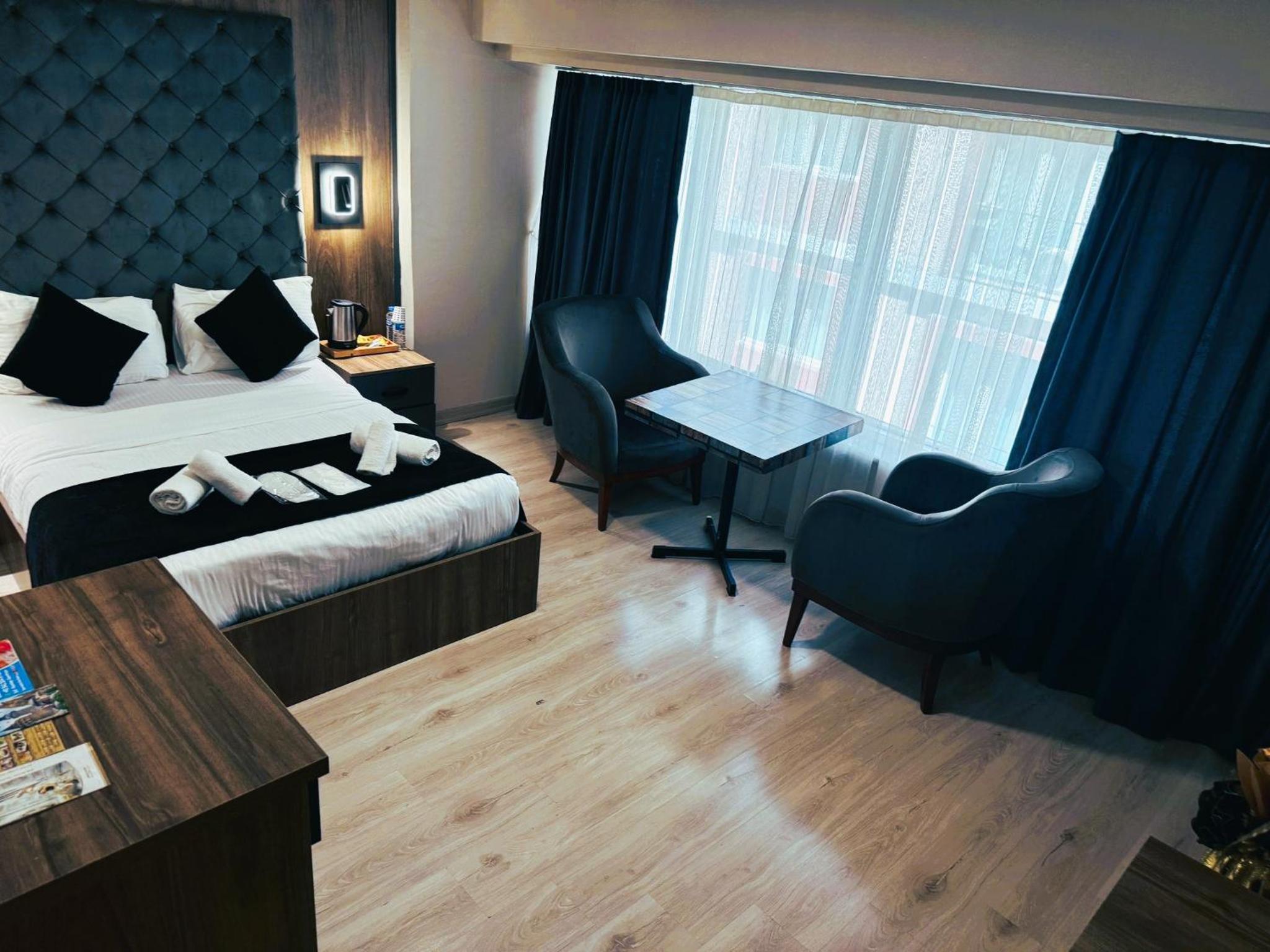 Deluxe Double Room photo 3