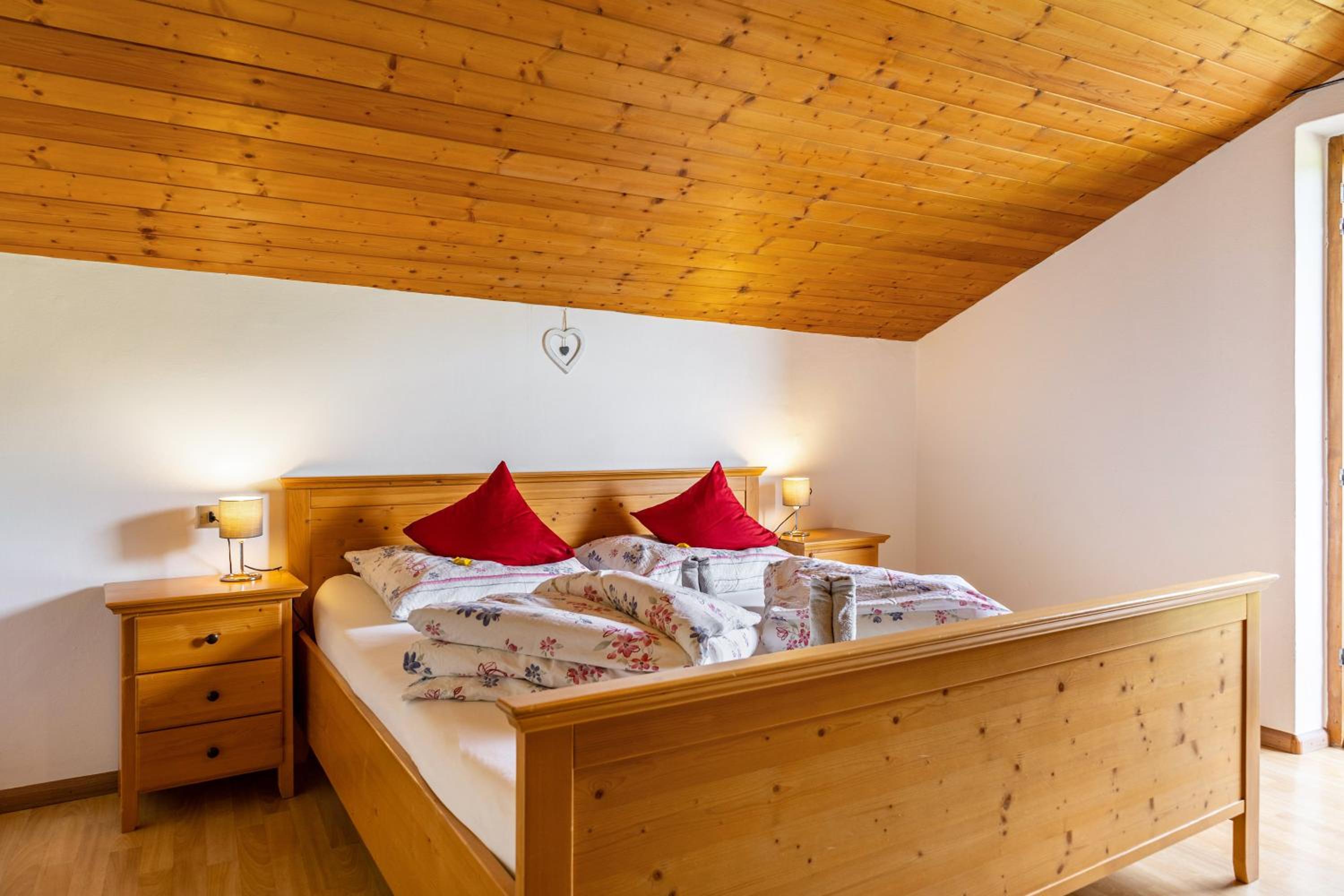 Two-Bedroom Deluxe Apartment with Garden View photo 1