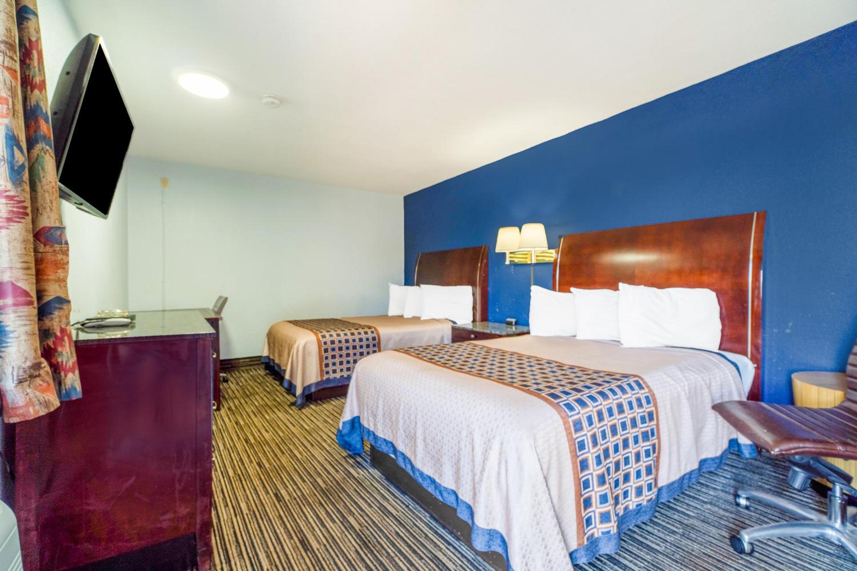2 Full Beds Non-Smoking photo 1