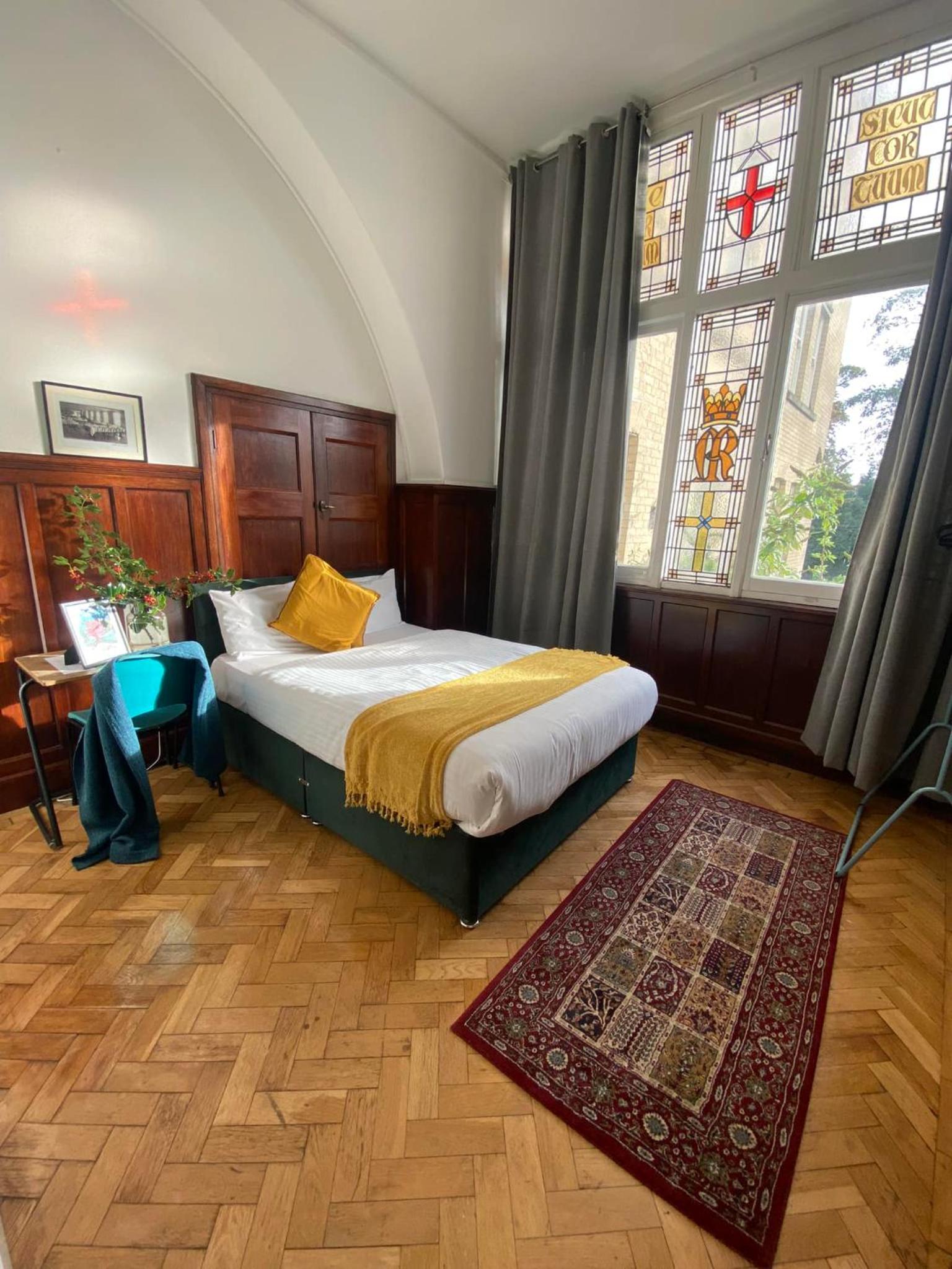 Double Room with Private Bathroom - Photo 4
