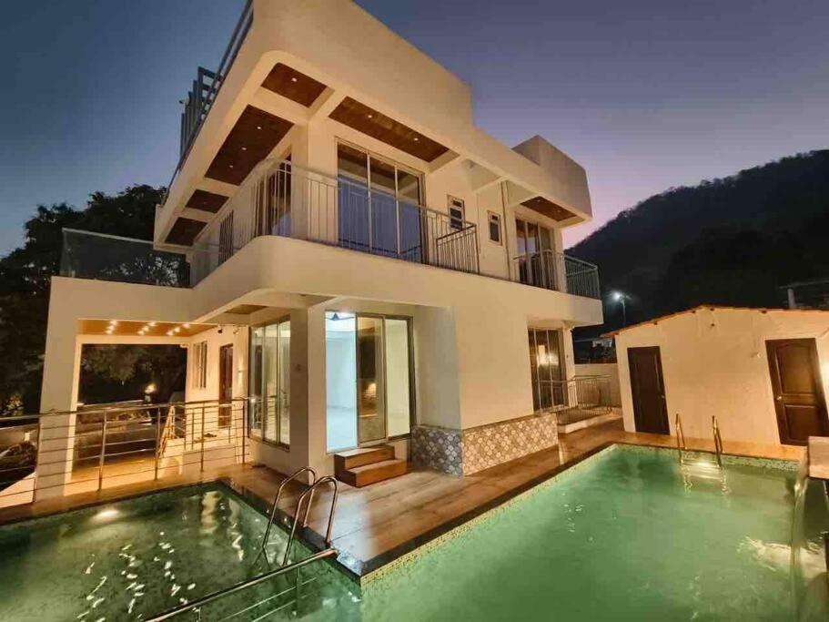 Villa photo 3