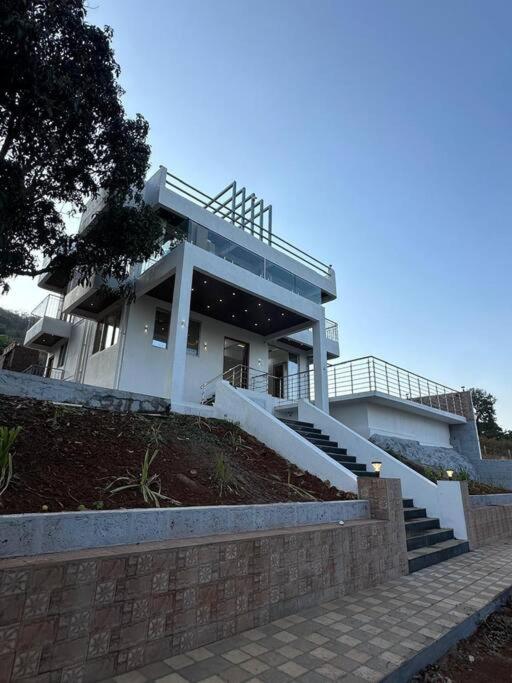 Villa photo 2