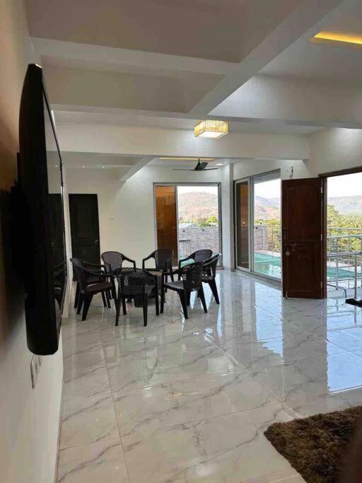 Villa photo 1