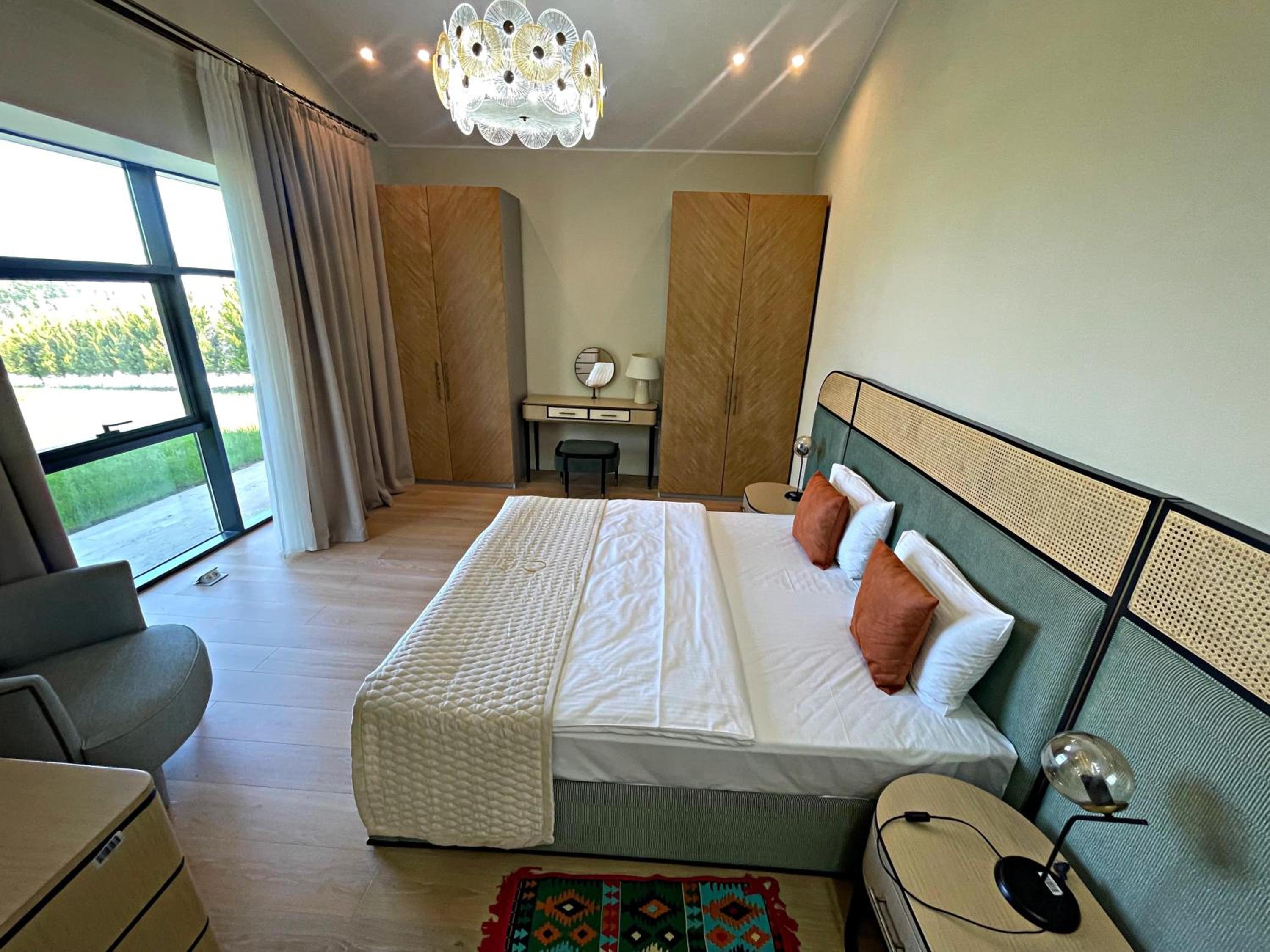 Villa photo 1