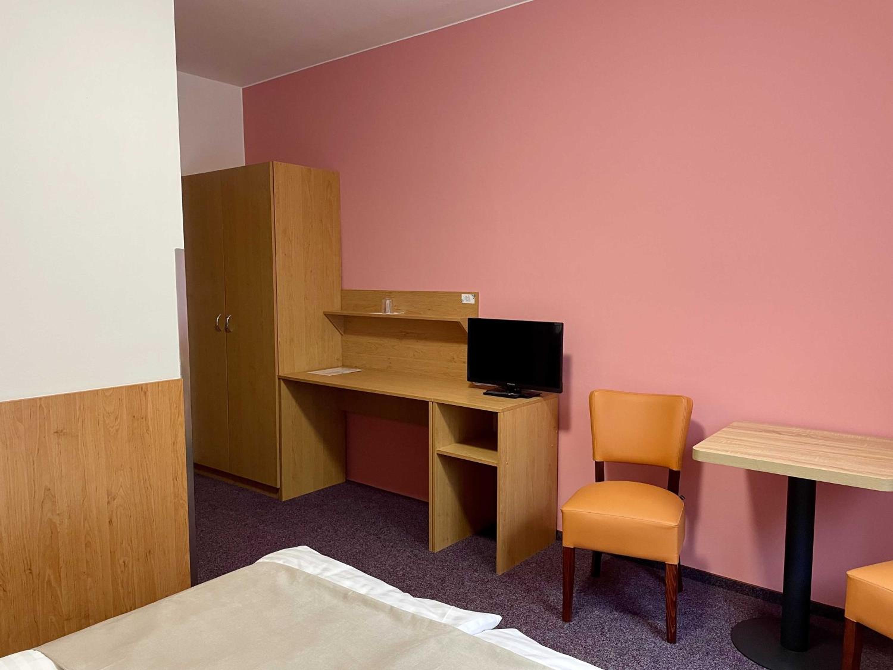 Double Room with Private Bathroom photo 3
