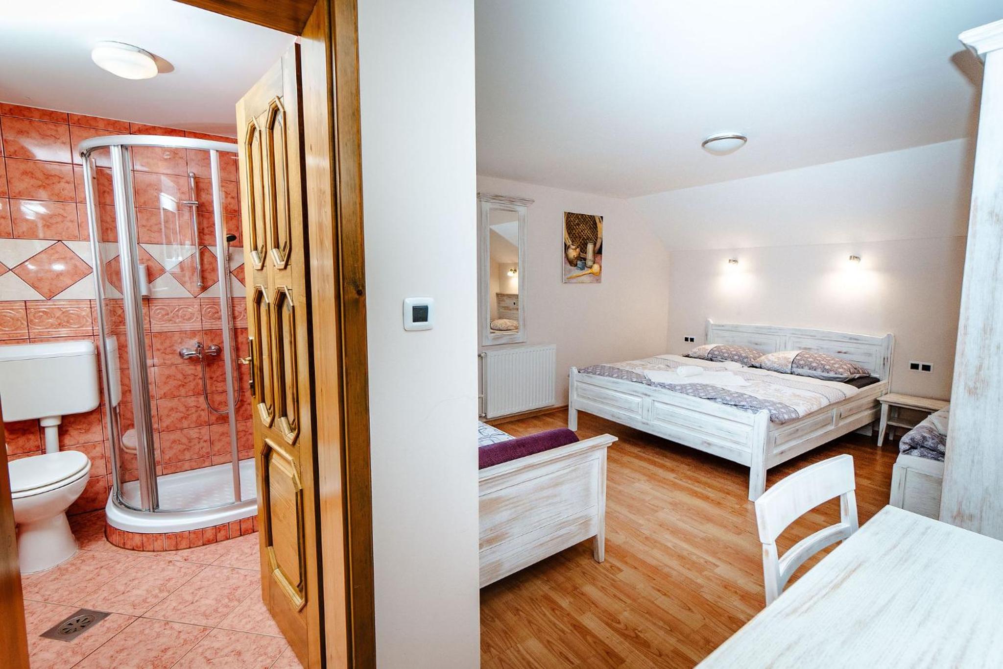 Double or Twin Room with Extra Bed photo 2