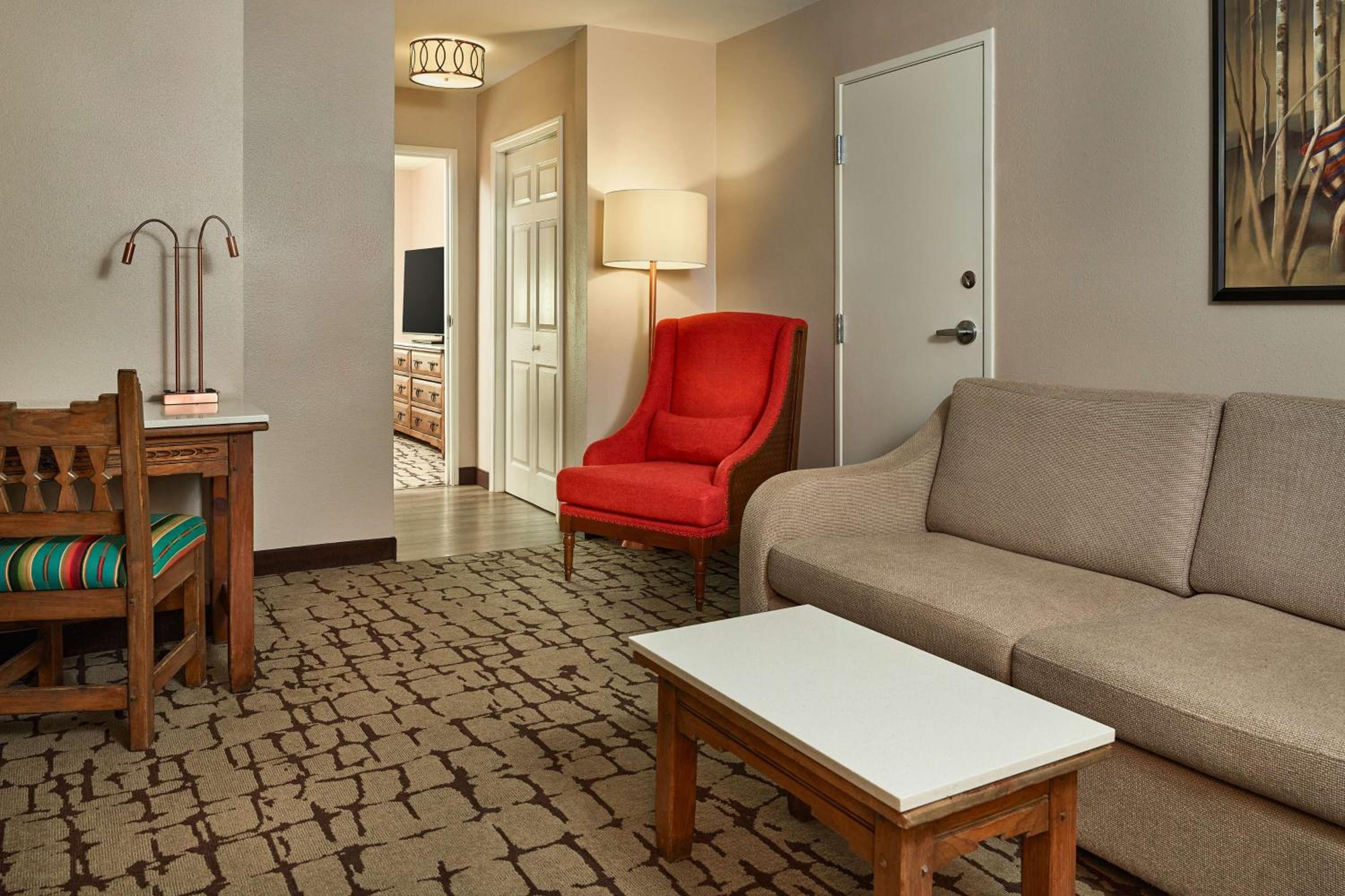 One-Bedroom King Suite - Photo 3