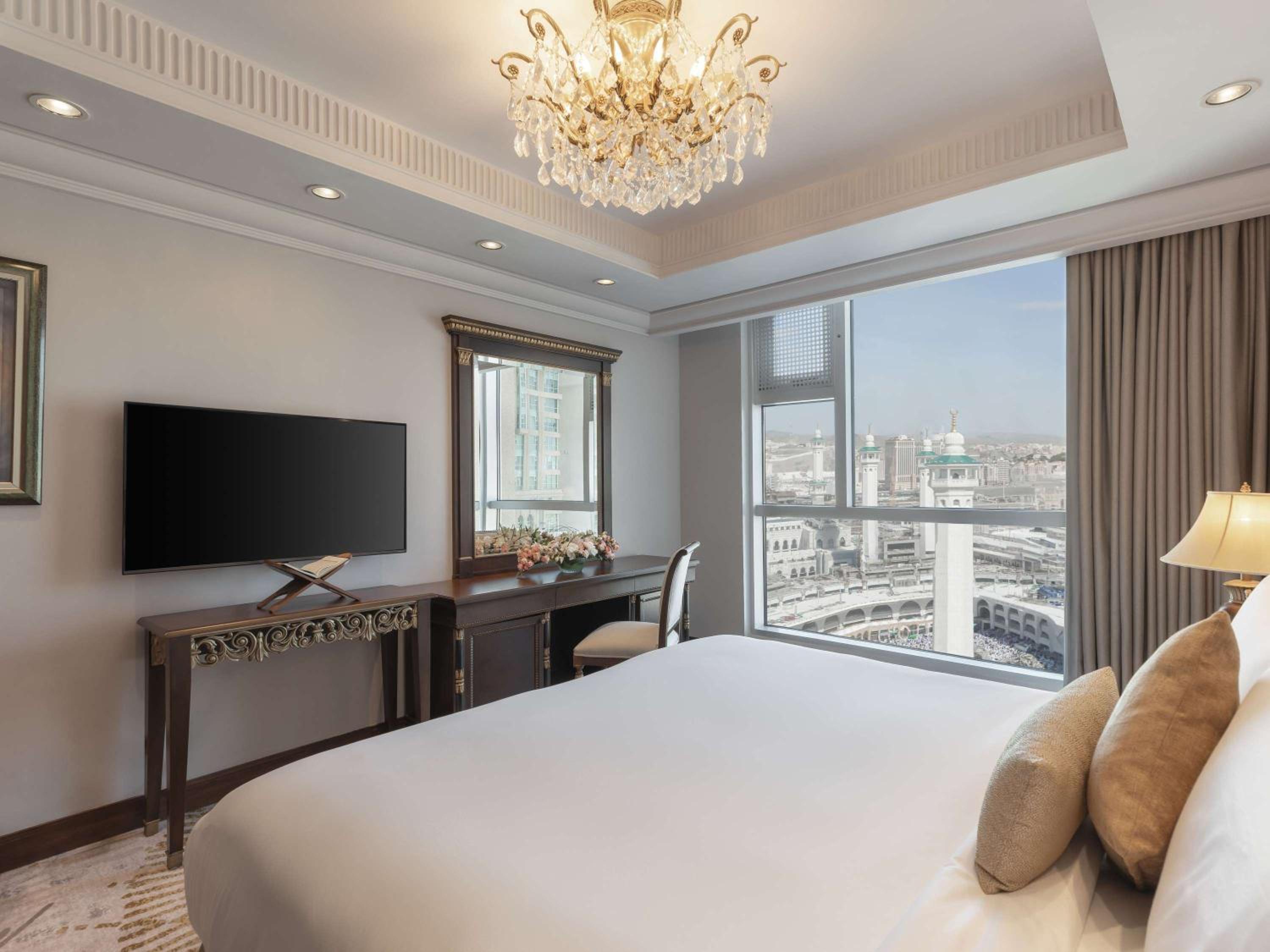  Signature One Bedroom Suite Partial Kaaba View - Photo 10
