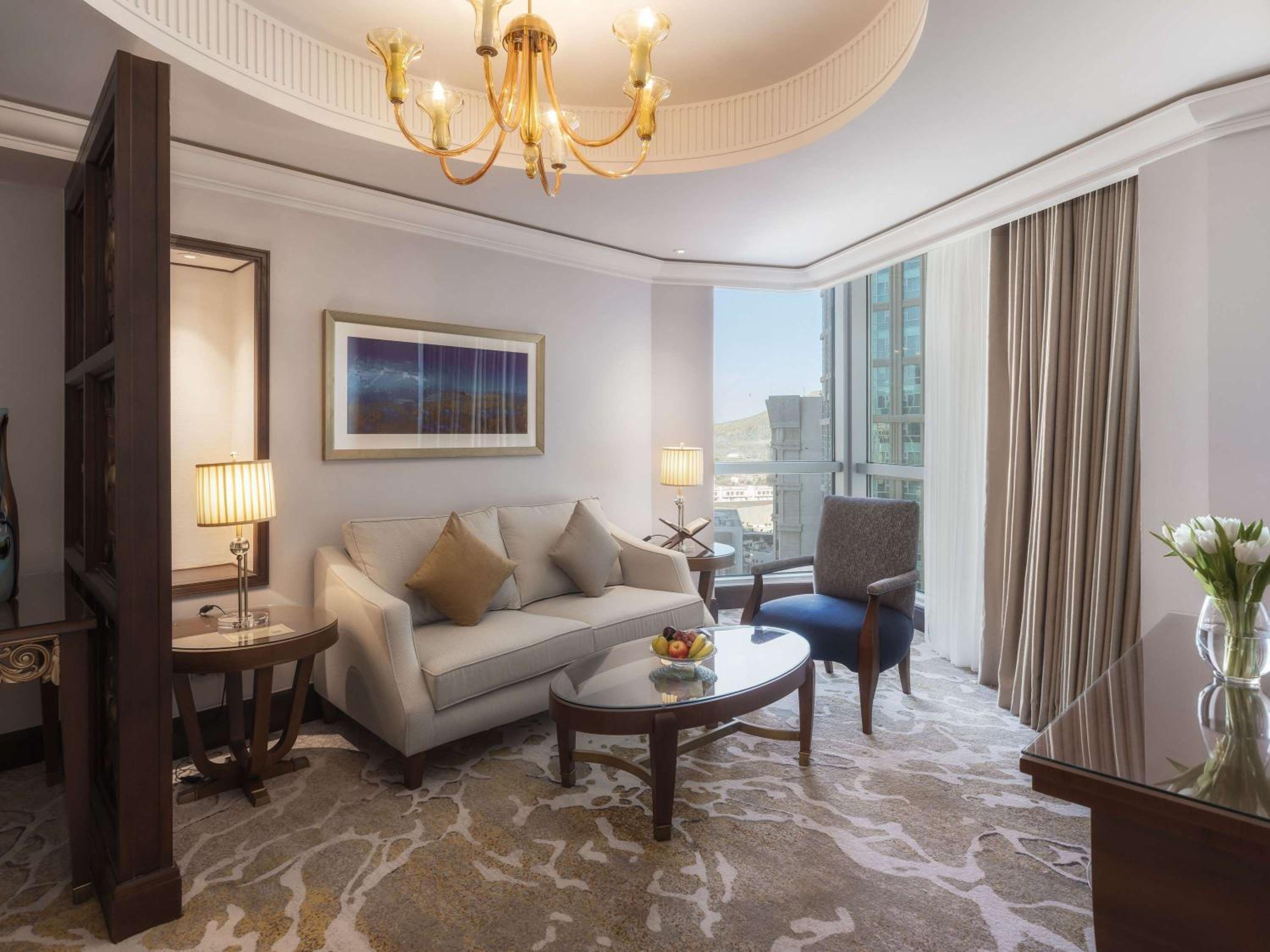 Royal Two-Bedroom Suite with Partial Kaaba View - Photo 11