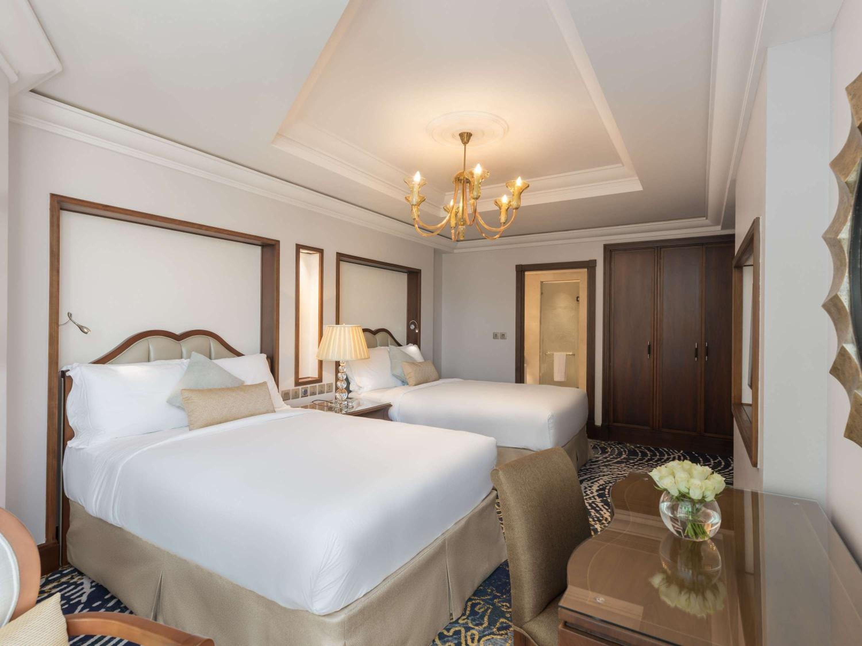 Royal Two-Bedroom Suite with Partial Kaaba View - Photo 13