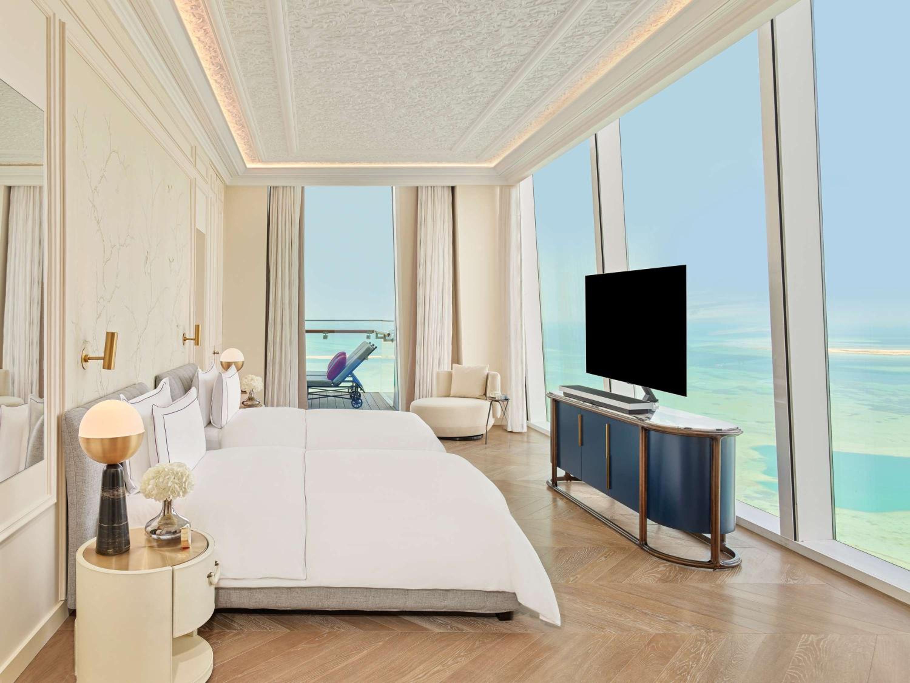 Suite - Parisian