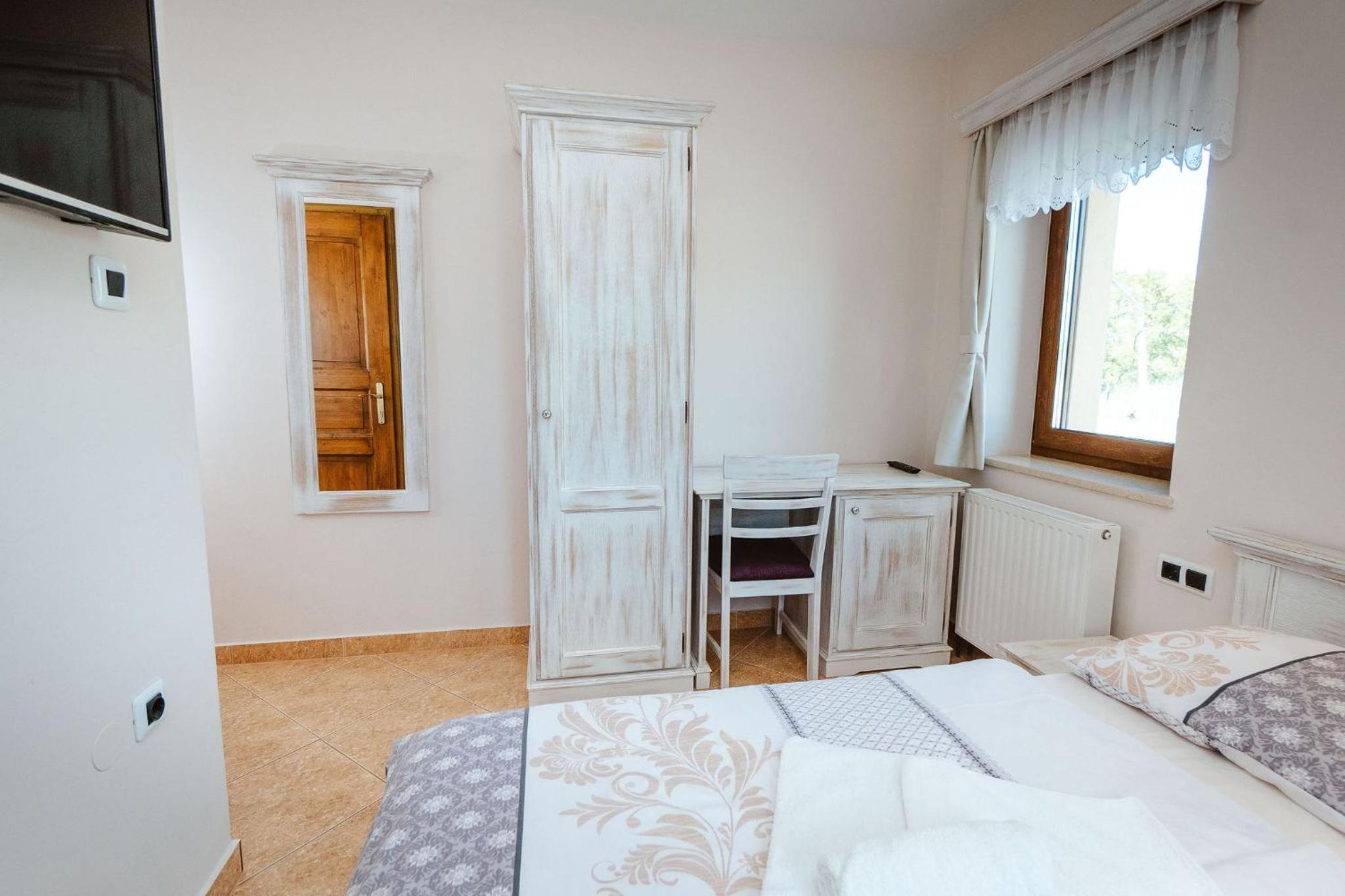 Double Room - Disability Access photo 3