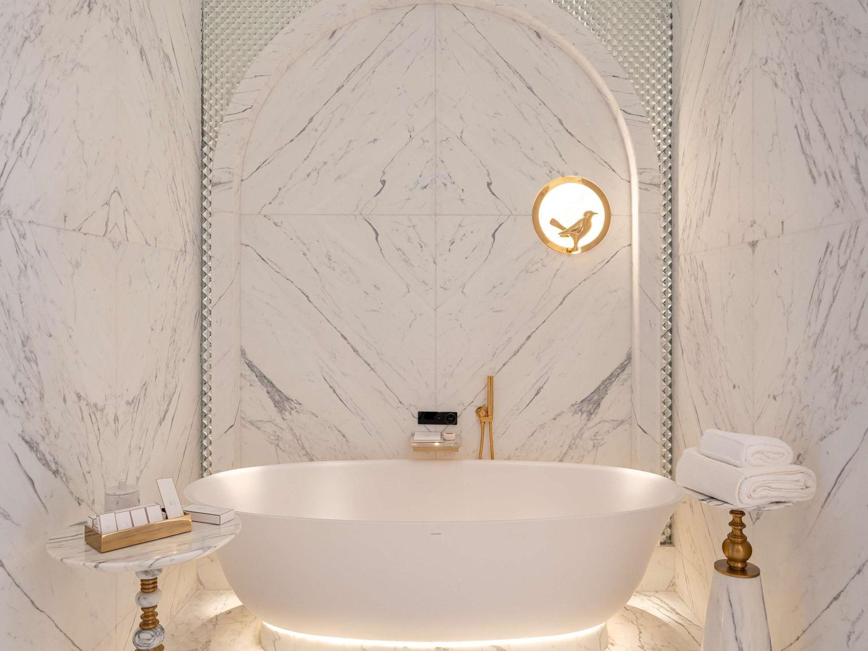 Crescent Suite - Photo 9