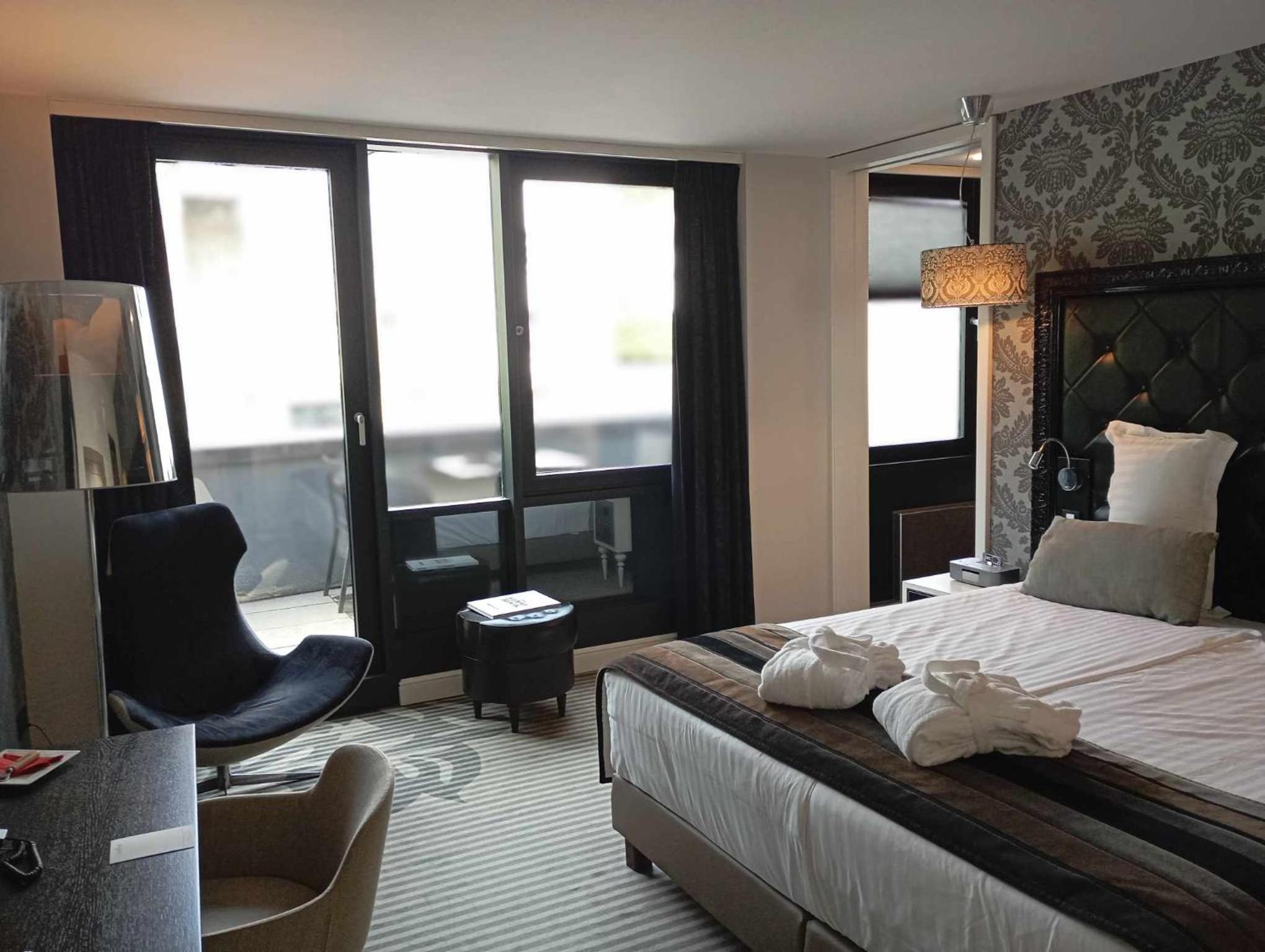 Suite with Balcony - Photo 8