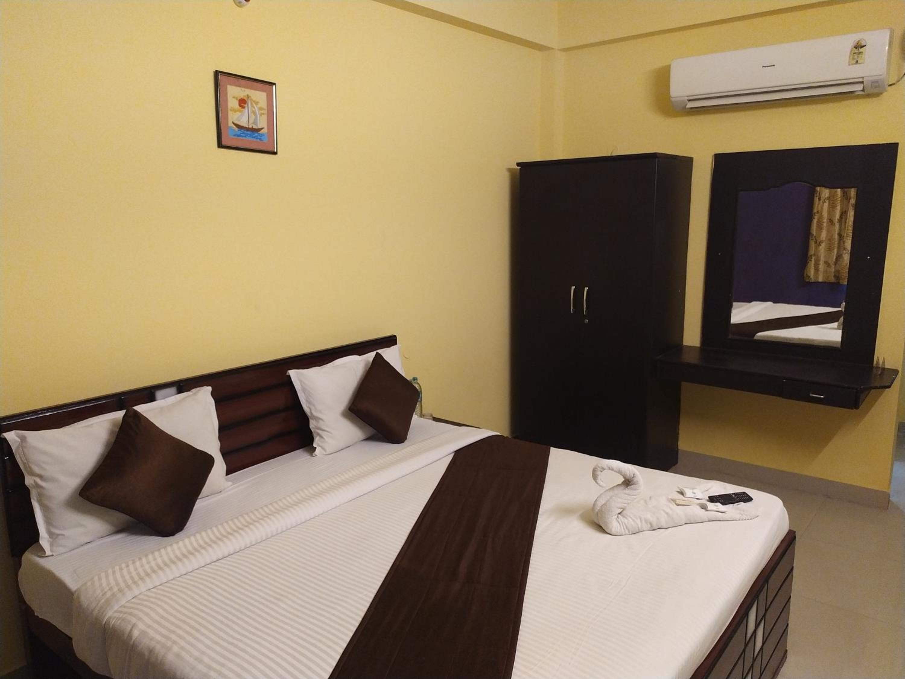 Deluxe Double Room - Photo 10