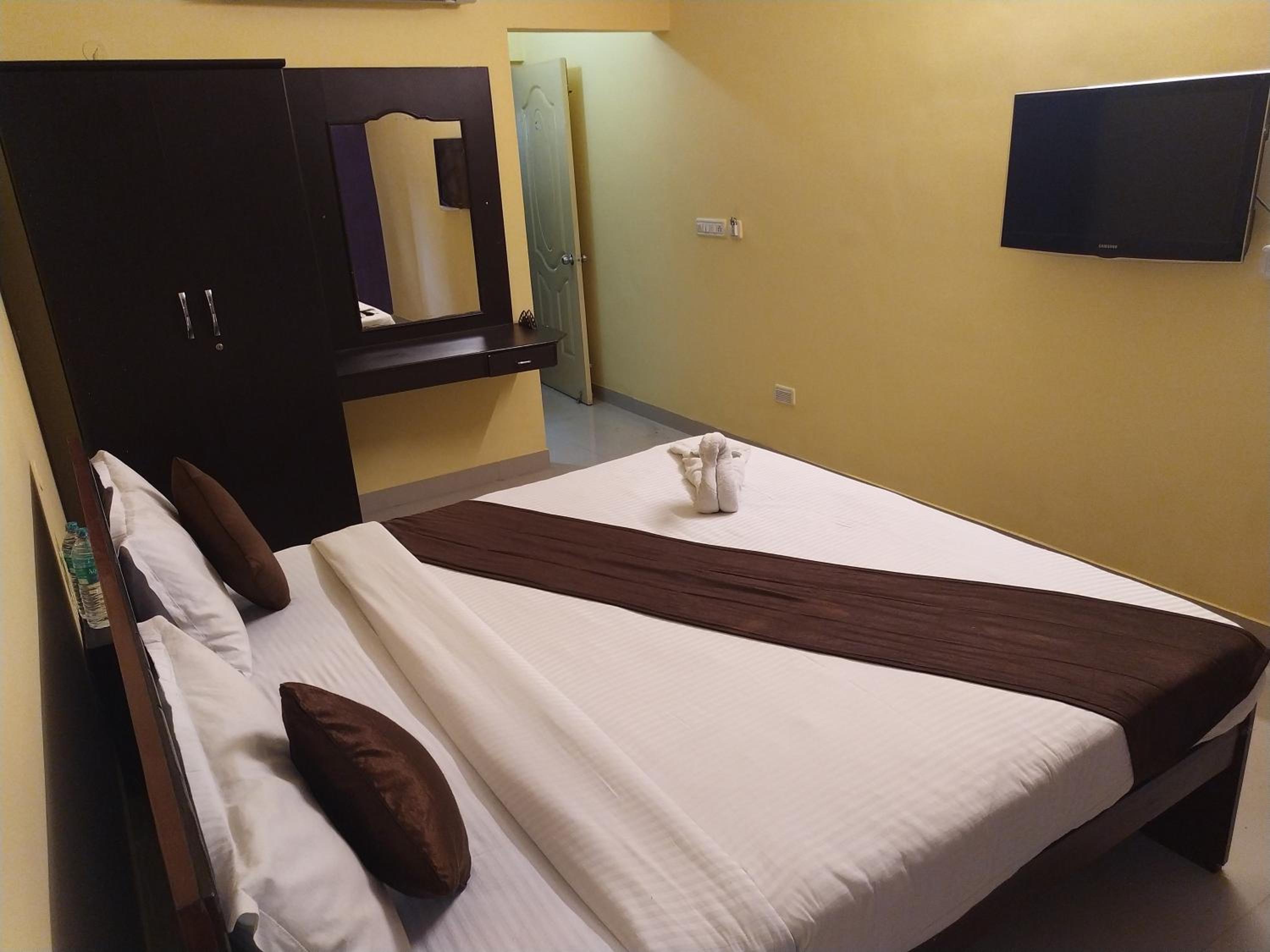 Deluxe Double Room - Photo 8