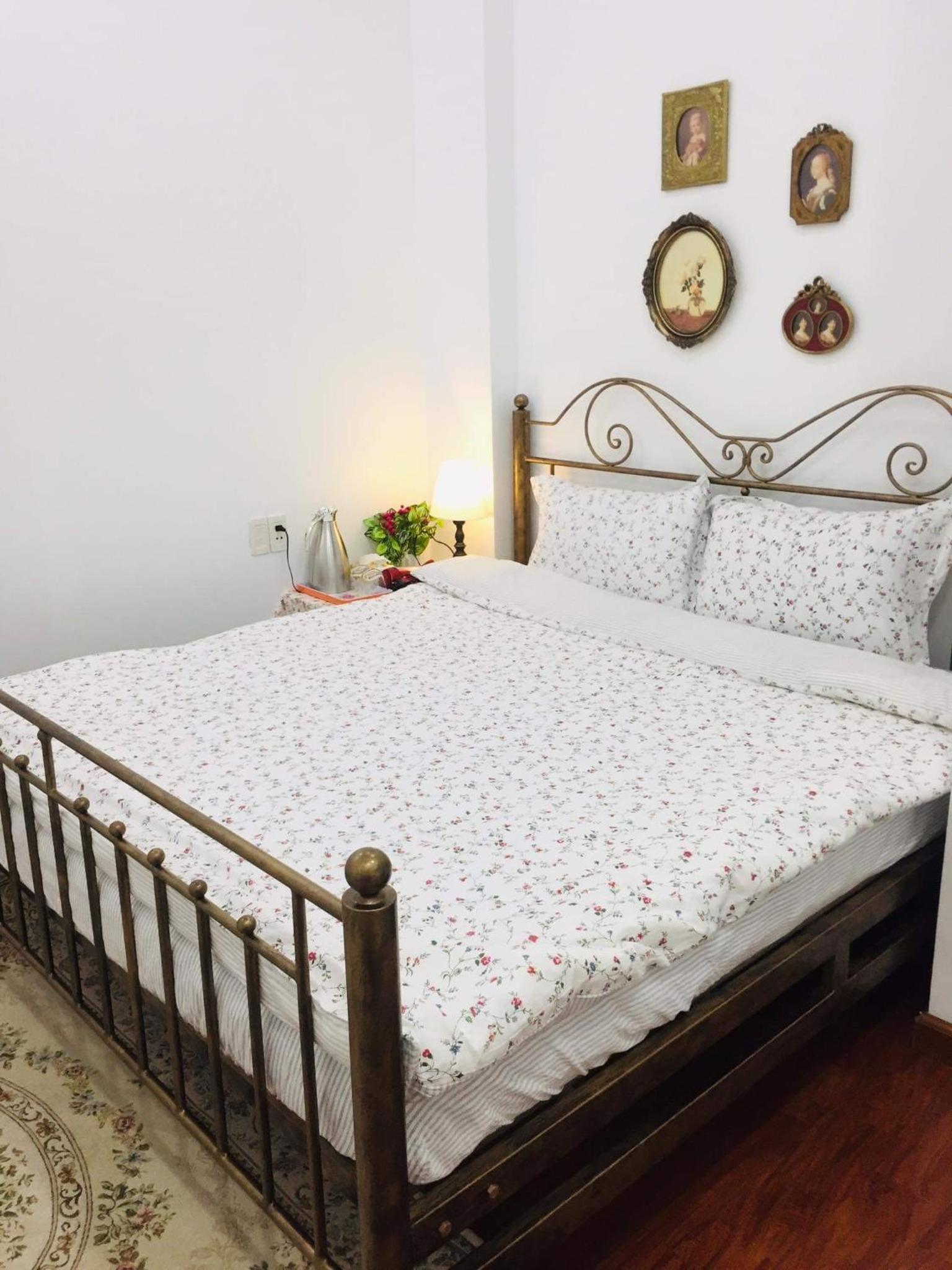 Large Double Room - Photo 6