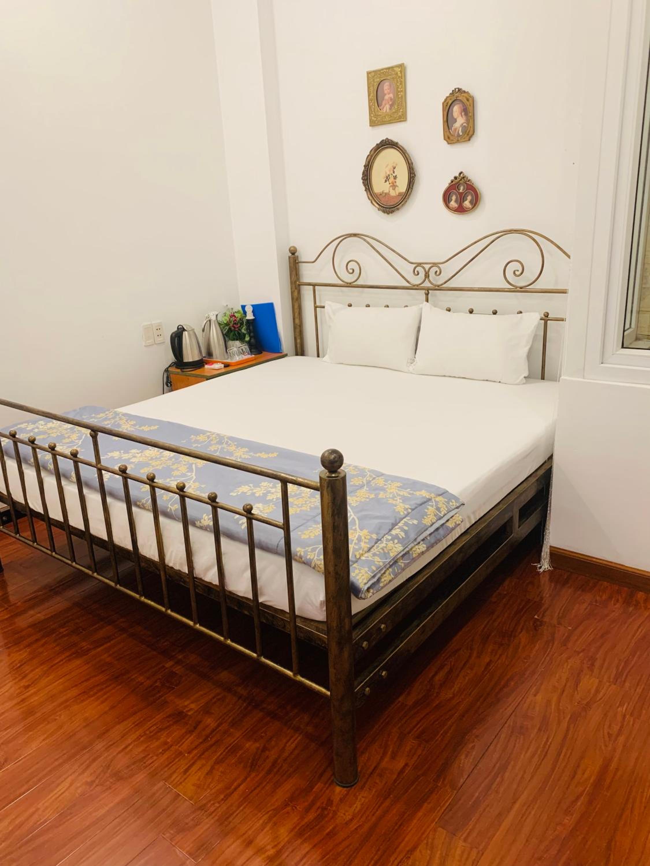Large Double Room - Photo 7