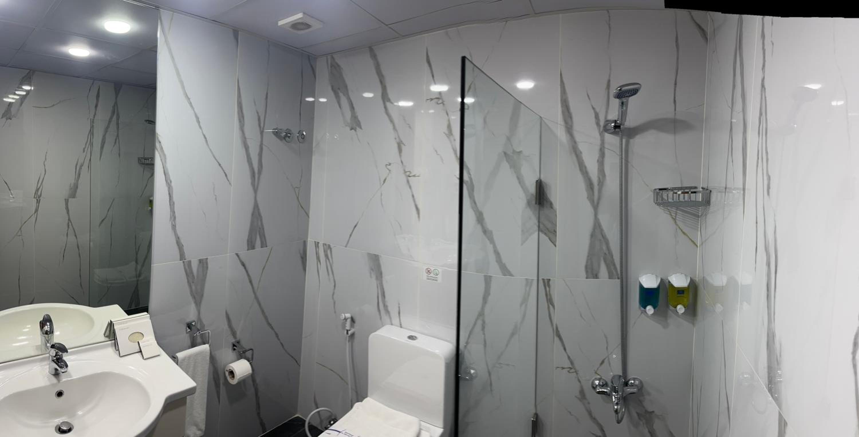 Deluxe Twin Room - Photo 3