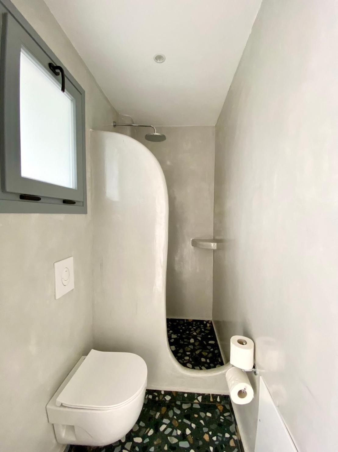 Standard Triple Room with Pool View - Photo 3