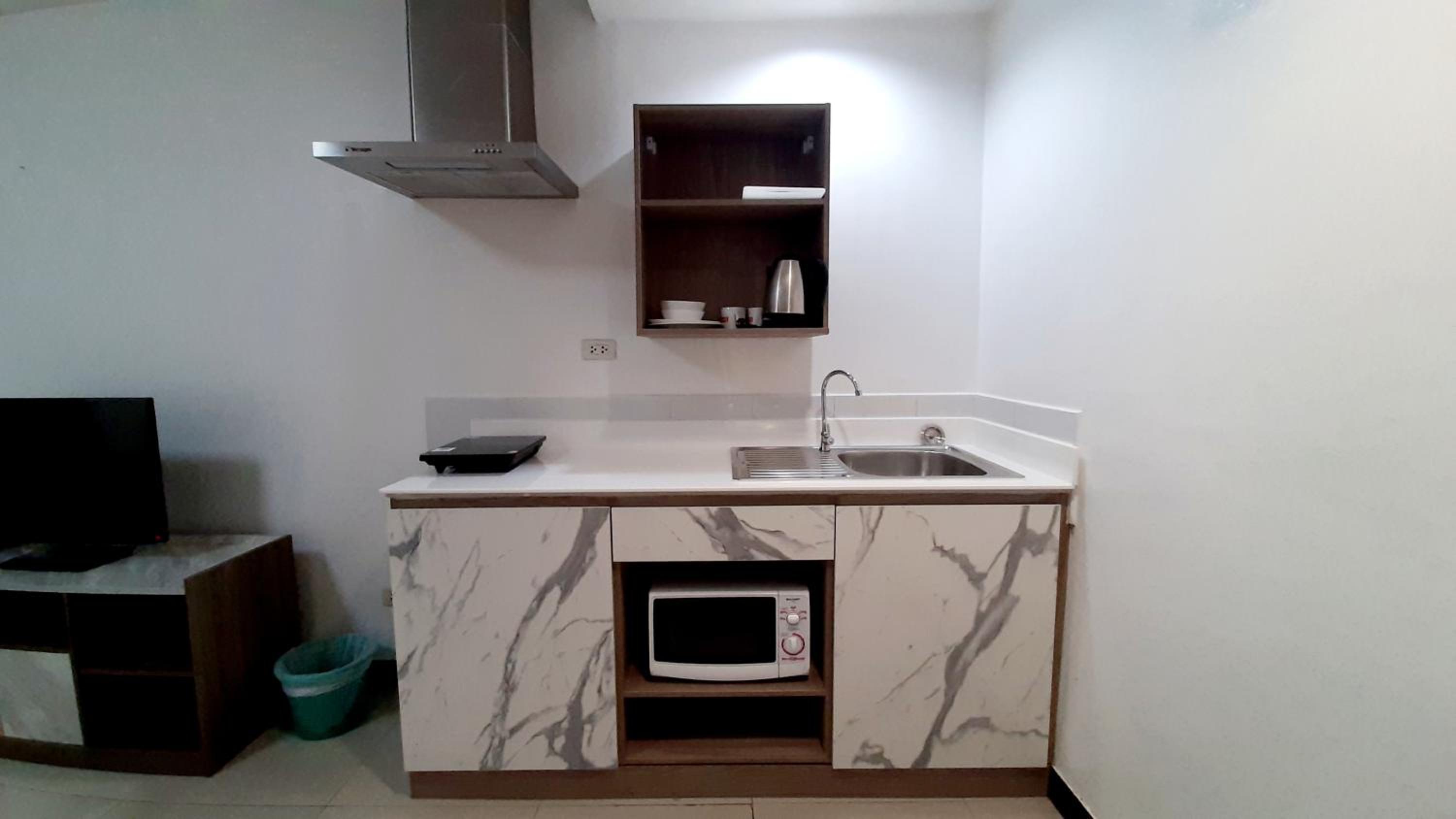 One-Bedroom Apartment - Annex photo 3